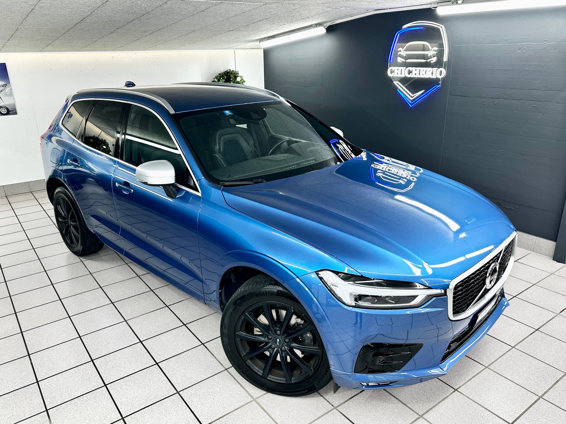 VOLVO XC60 D5 AWD R-Design Geartronic-image-1