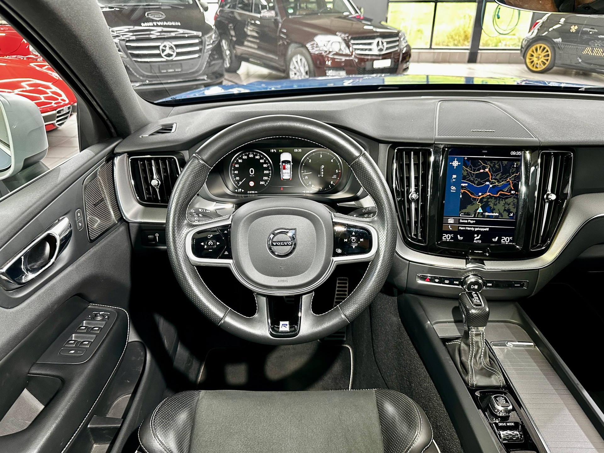 VOLVO XC60 D5 AWD R-Design Geartronic-image-18