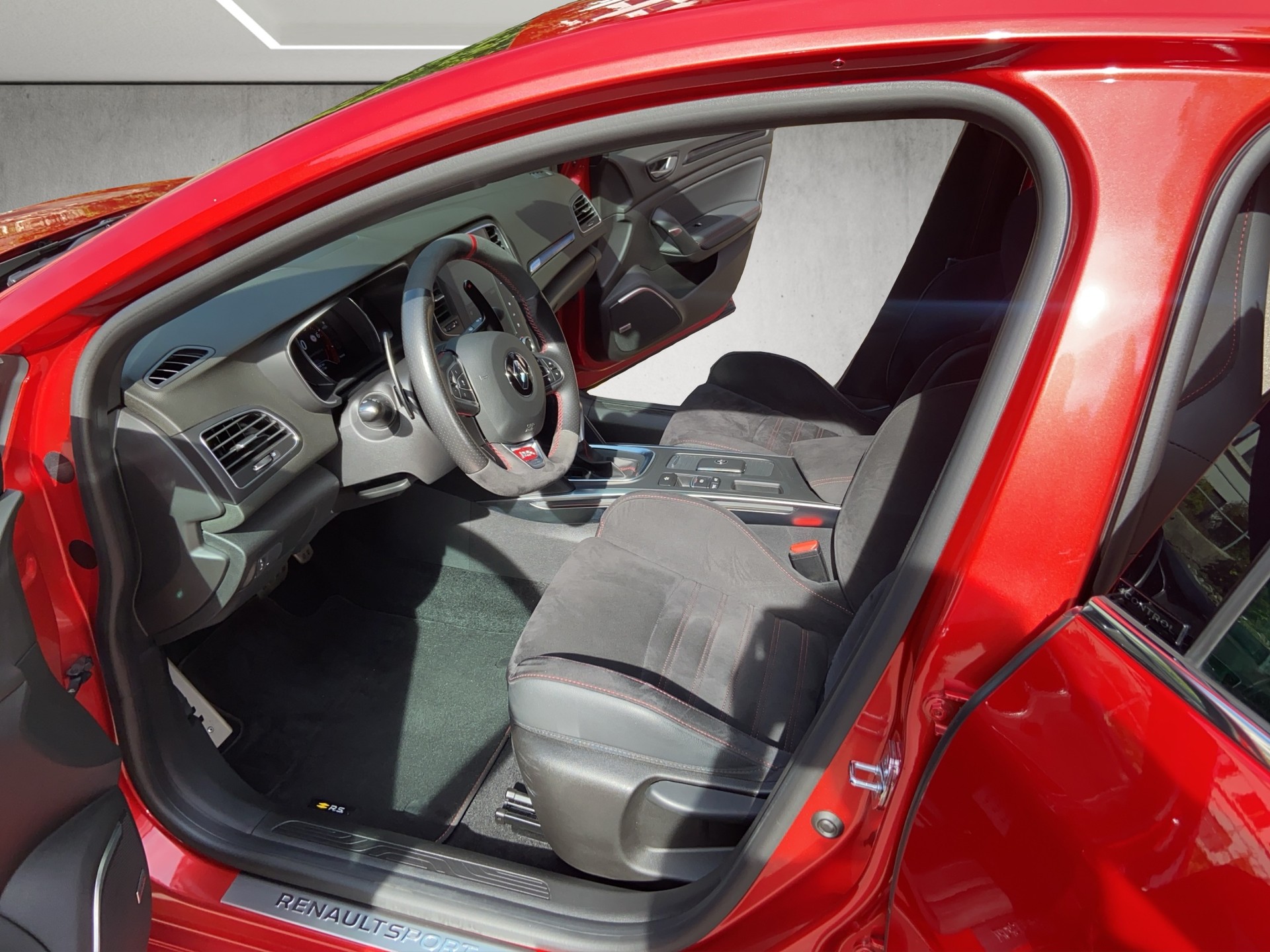 RENAULT Mégane Trophy 300 EDC-image-6