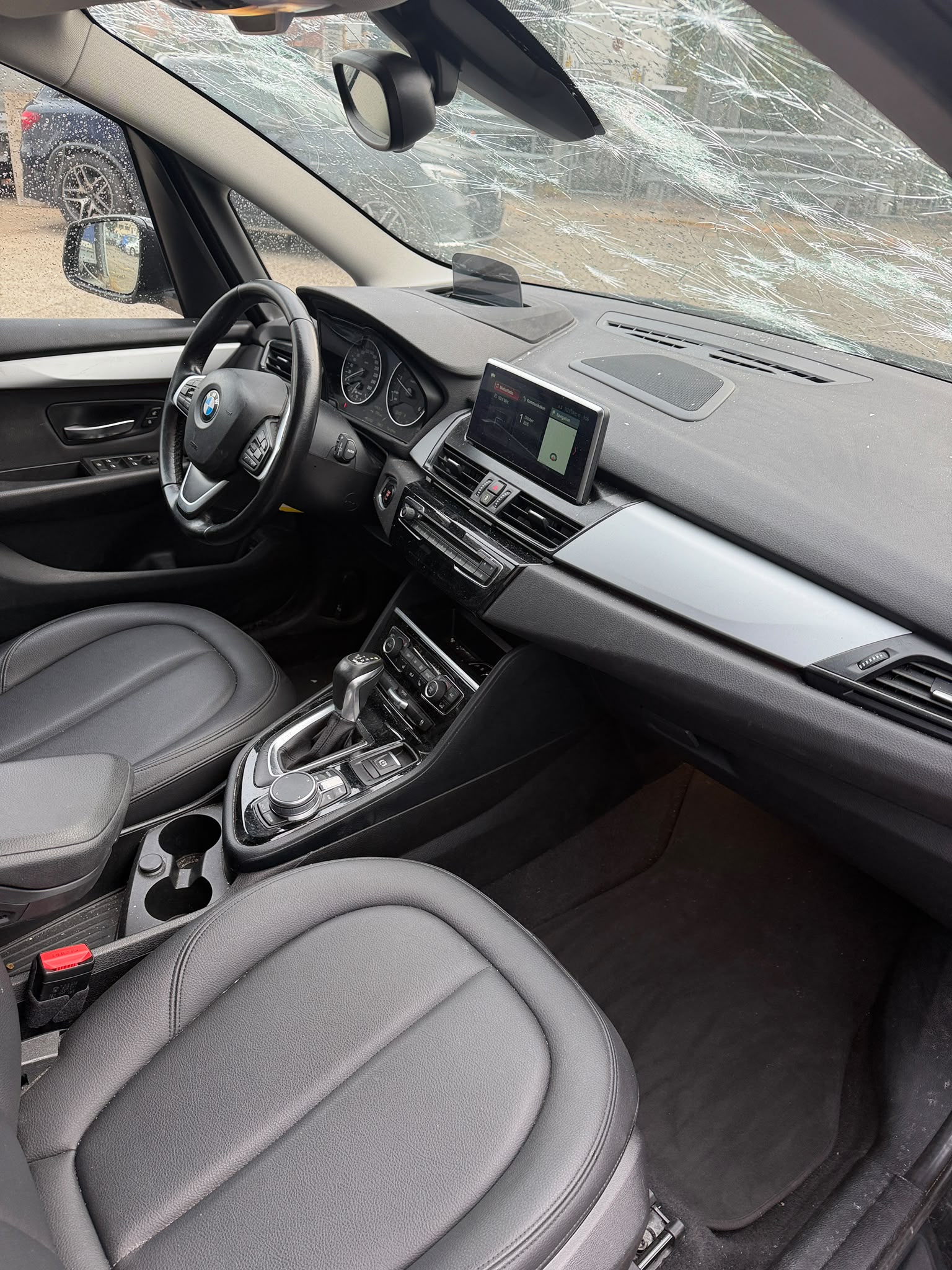 BMW 218d xDrive Gran Tourer Sport Line Steptronic-image-10