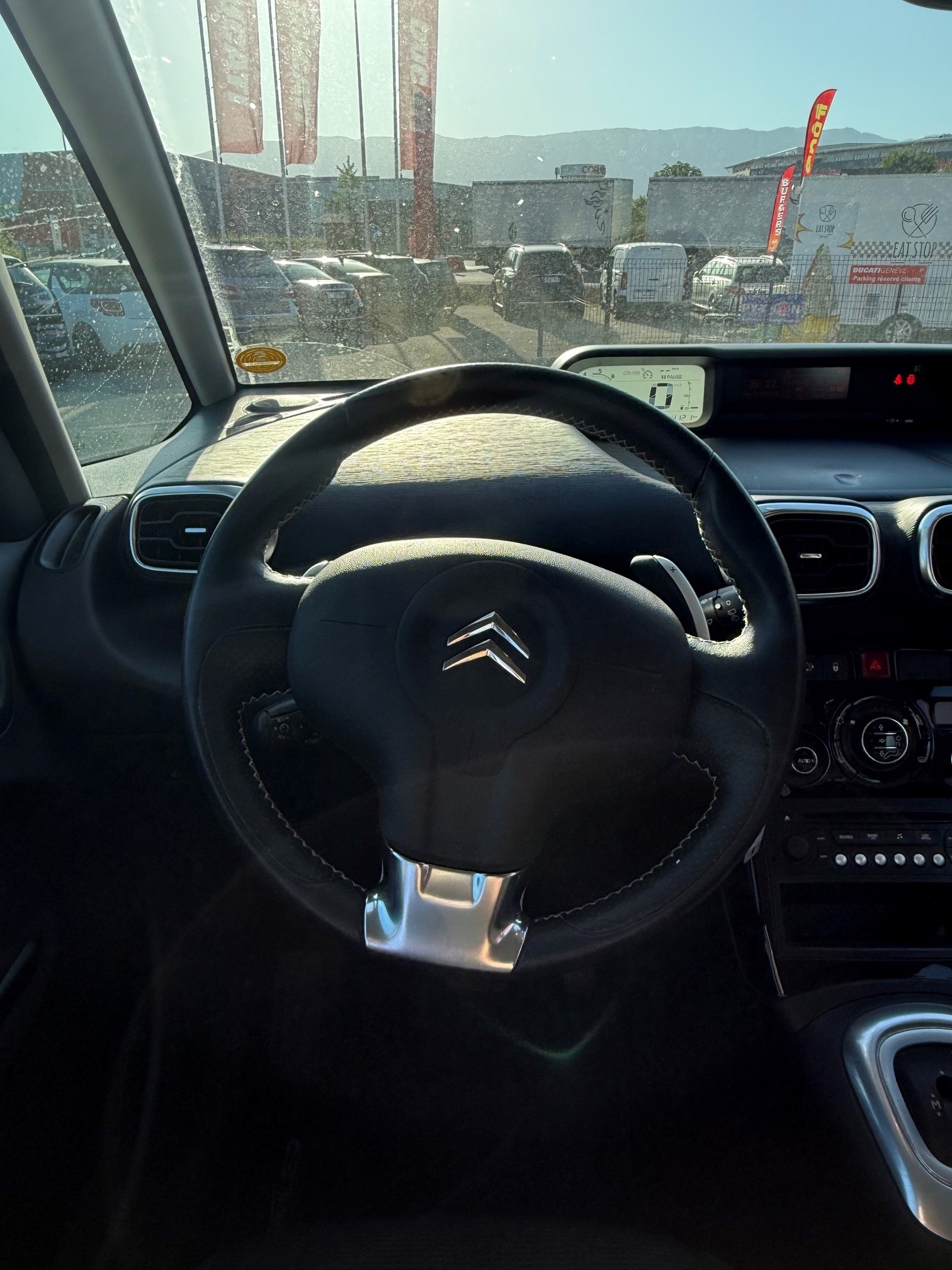 CITROEN C3 Picasso 1.6 HDi Exclusive EGS6-image-10