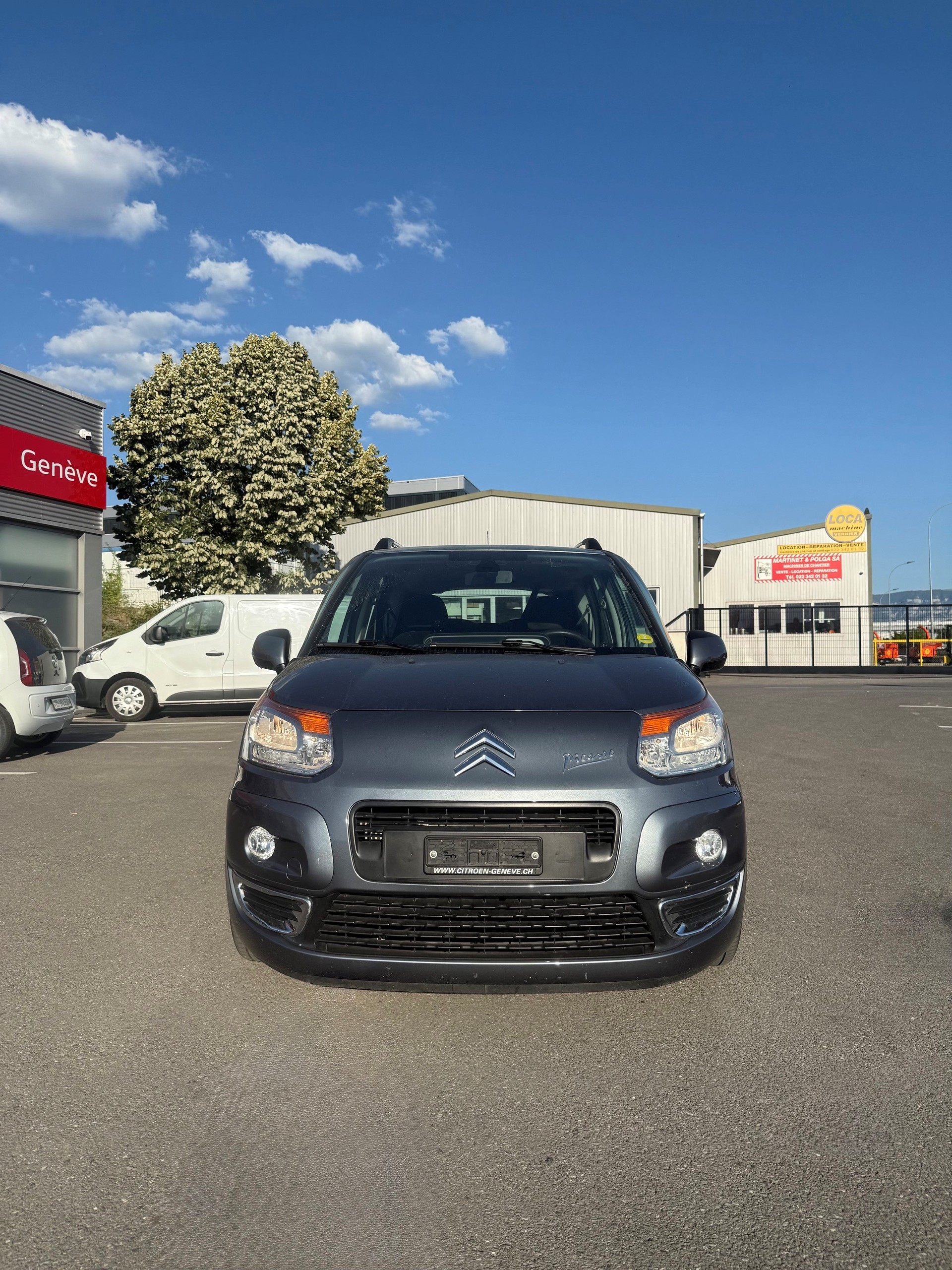 CITROEN C3 Picasso 1.6 HDi Exclusive EGS6-image-1