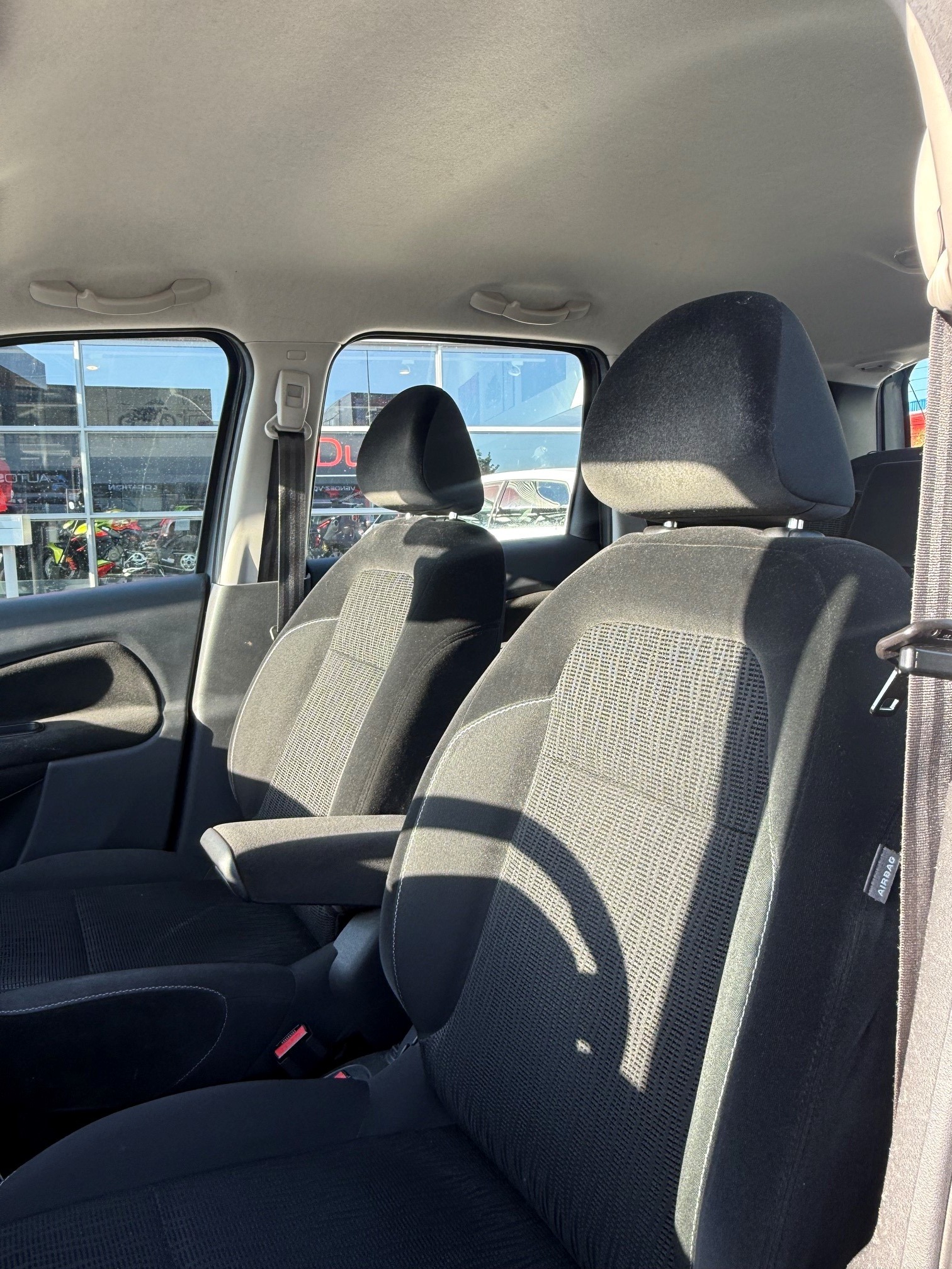 CITROEN C3 Picasso 1.6 HDi Exclusive EGS6-image-11