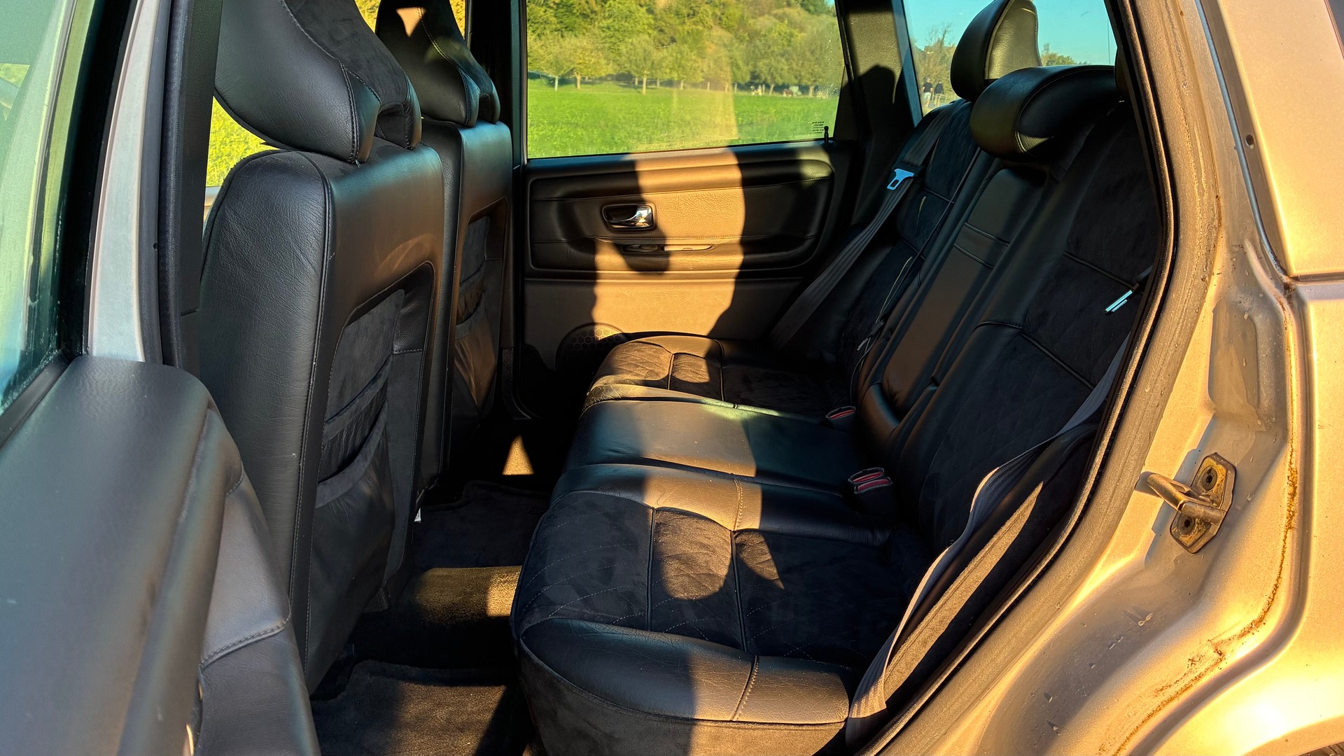 VOLVO V70 R AWD A-image-11