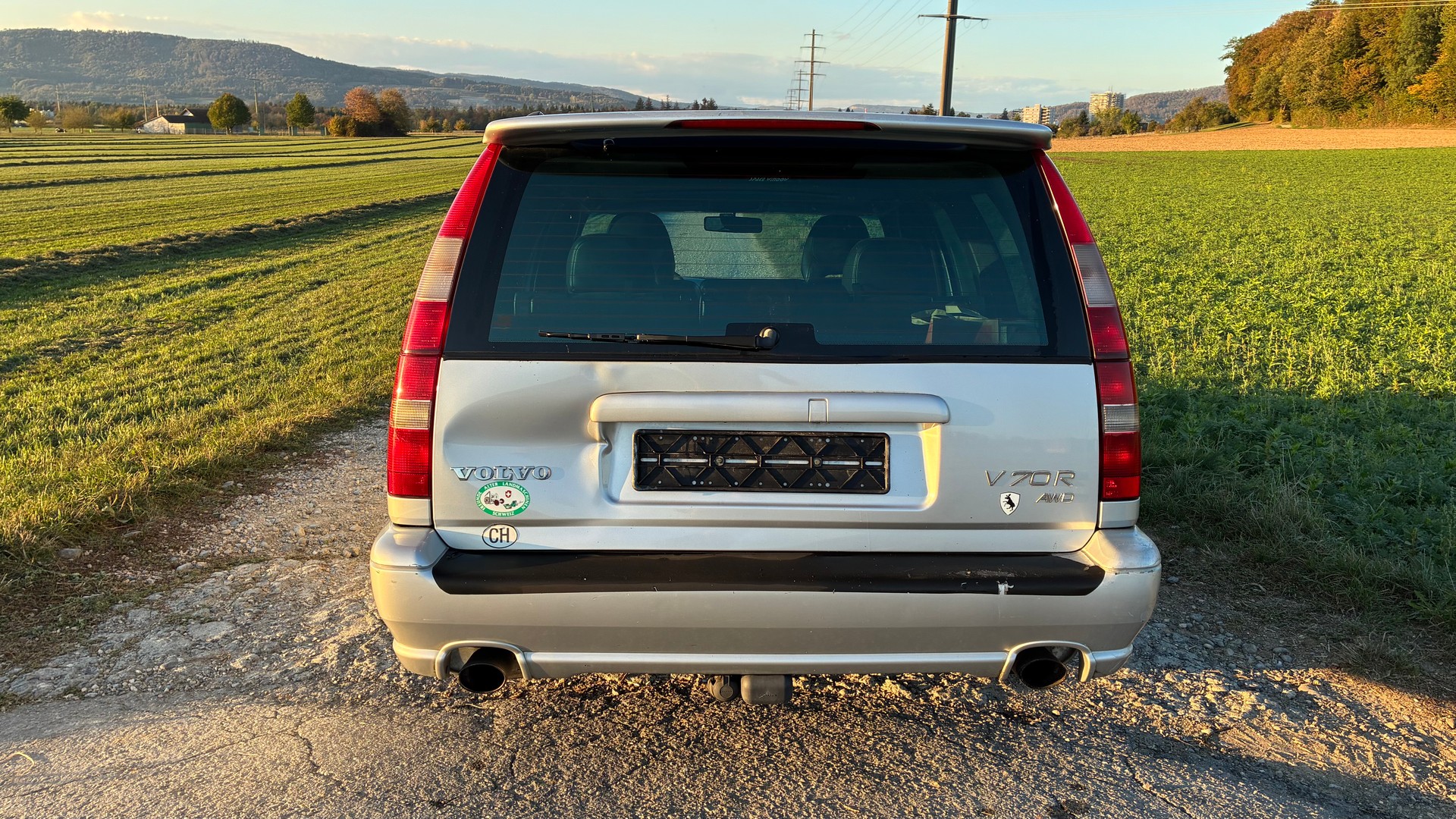 VOLVO V70 R AWD A-image-4
