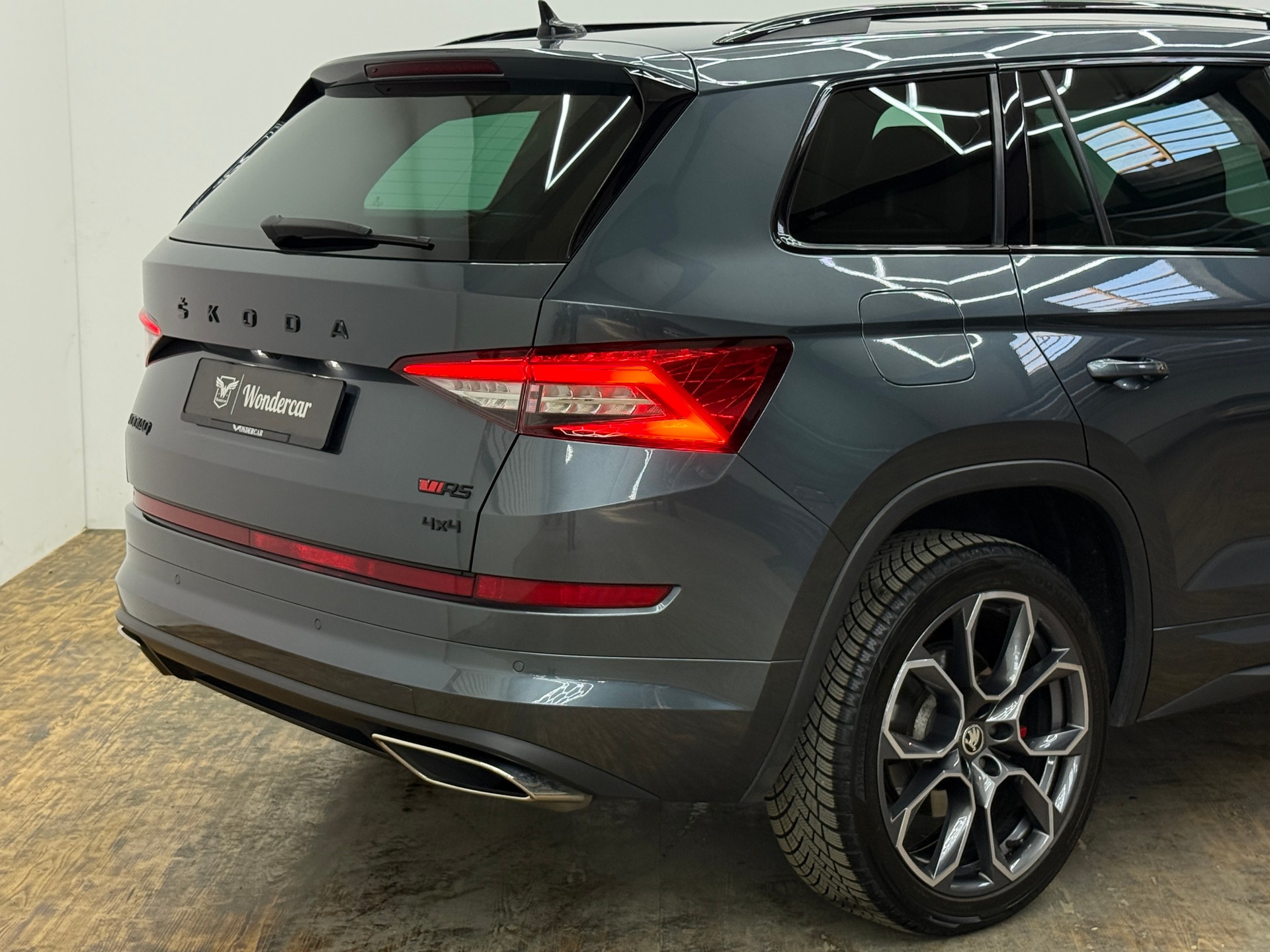 SKODA Kodiaq 2.0 Bi-TDI SCR RS 4x4 DSG-image-14