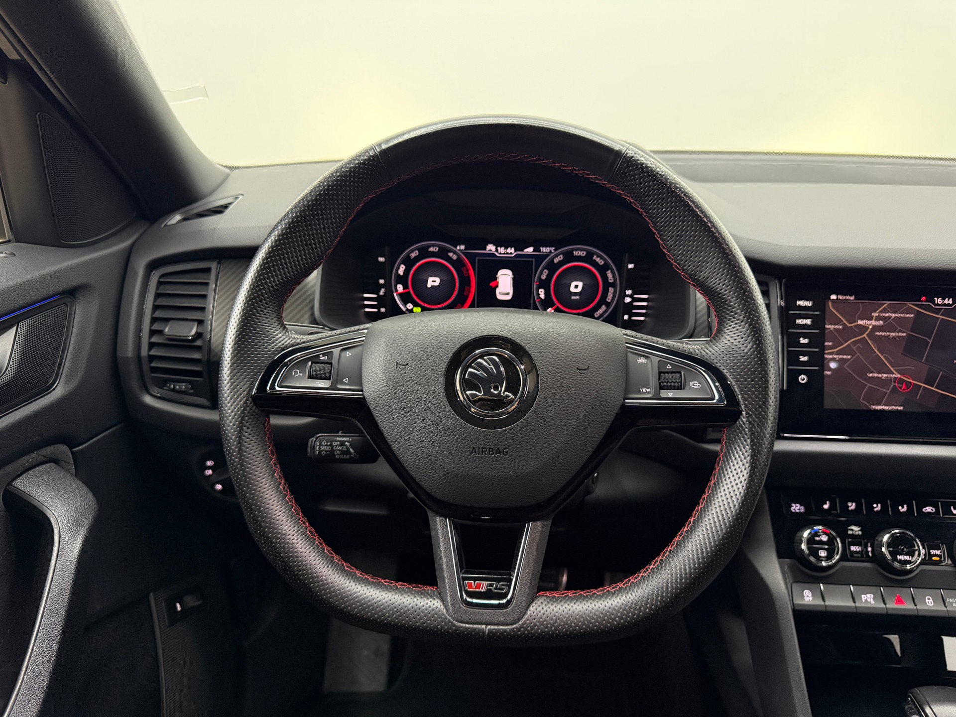 SKODA Kodiaq 2.0 Bi-TDI SCR RS 4x4 DSG-image-29