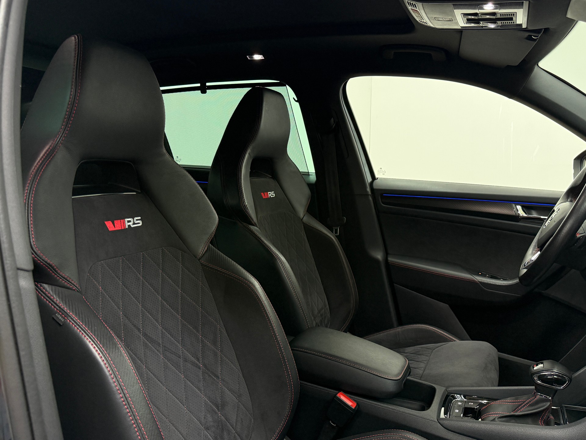 SKODA Kodiaq 2.0 Bi-TDI SCR RS 4x4 DSG-image-22