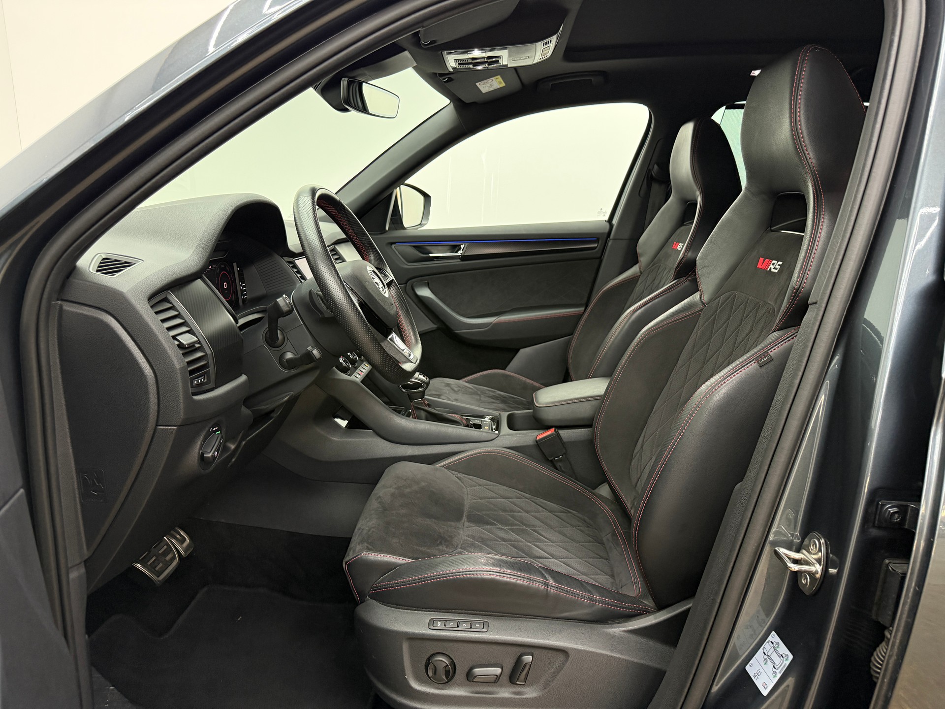 SKODA Kodiaq 2.0 Bi-TDI SCR RS 4x4 DSG-image-19