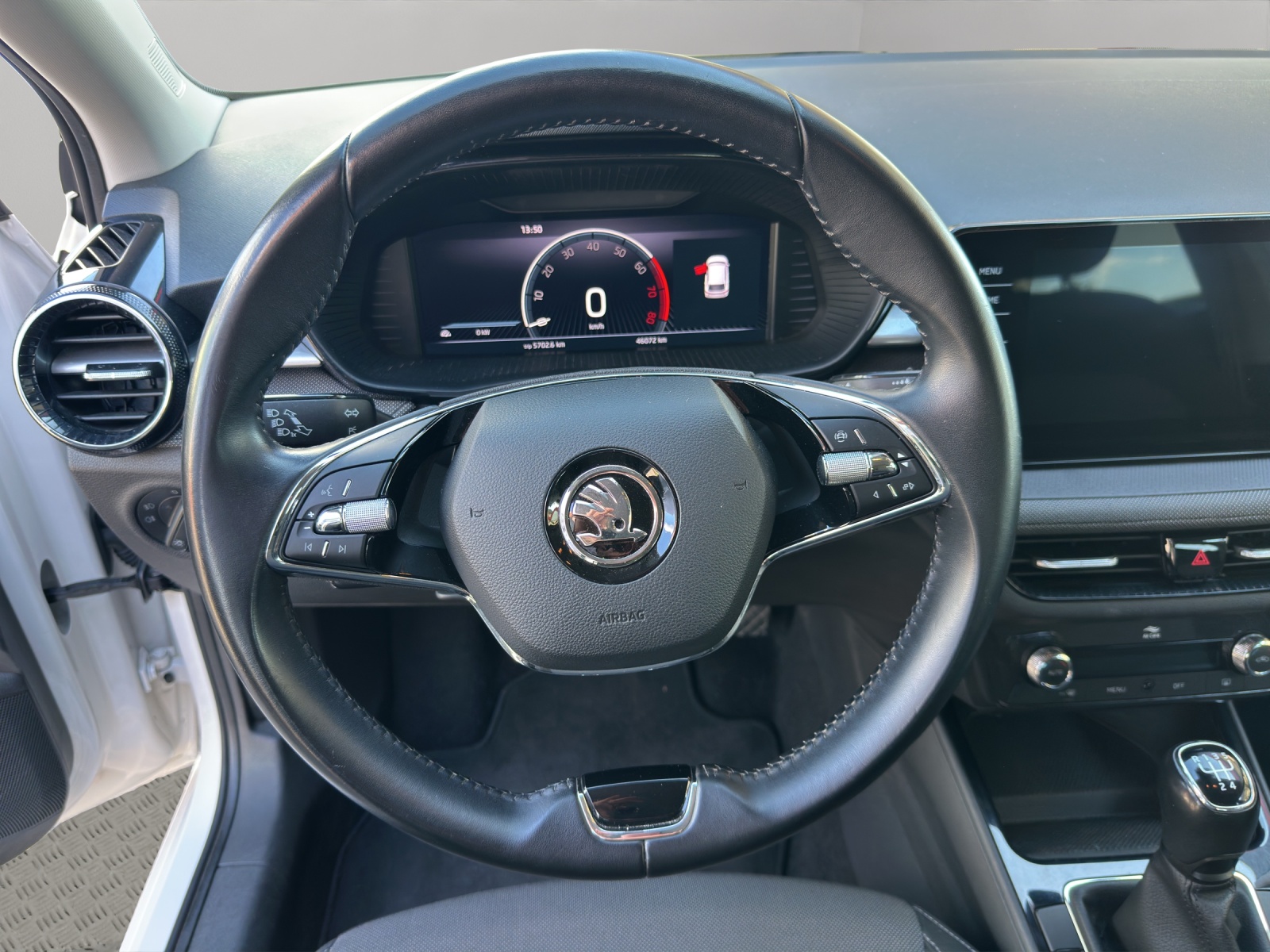 SKODA Fabia 1.0 TSI Ambition-image-10
