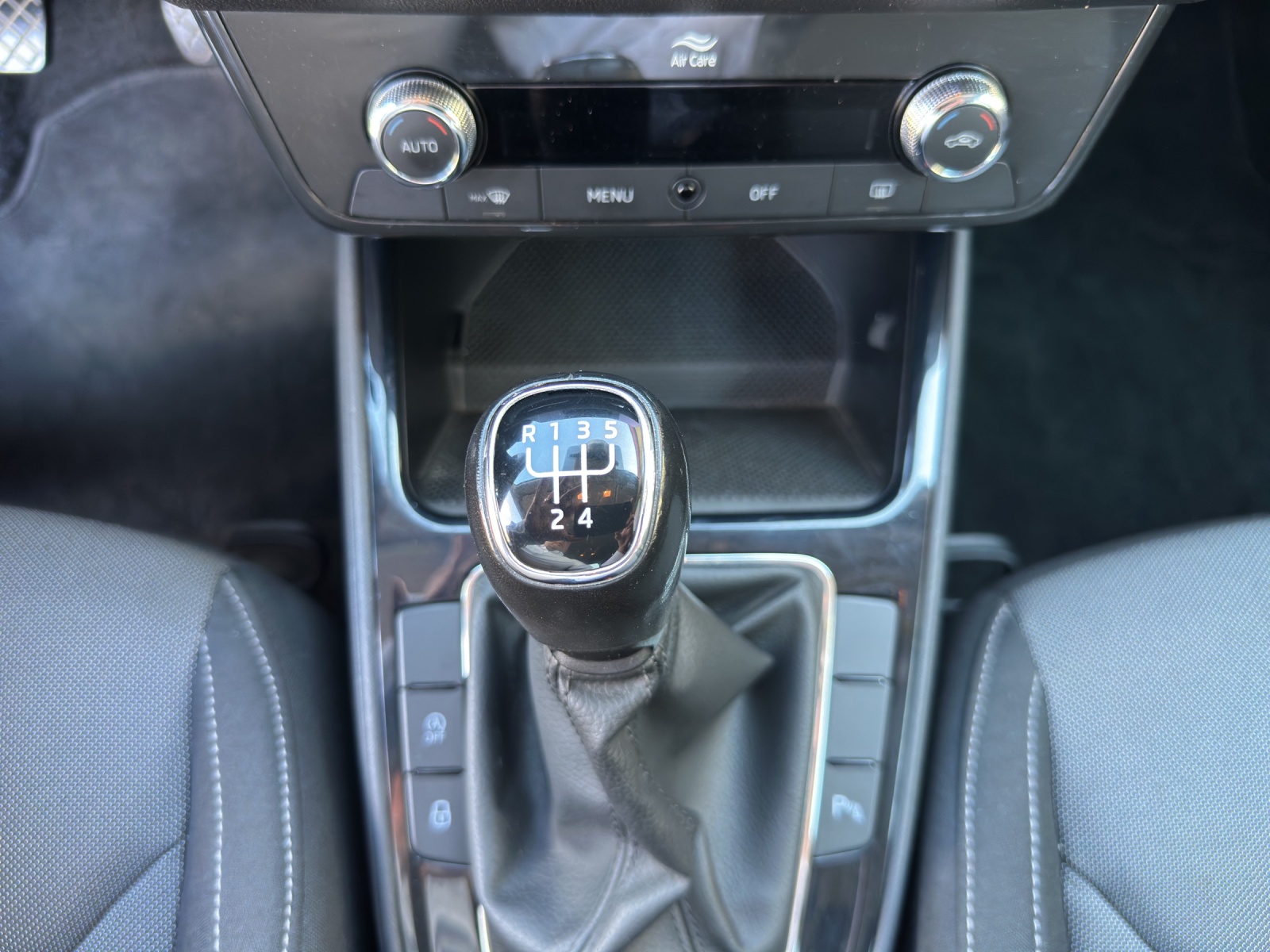 SKODA Fabia 1.0 TSI Ambition-image-11