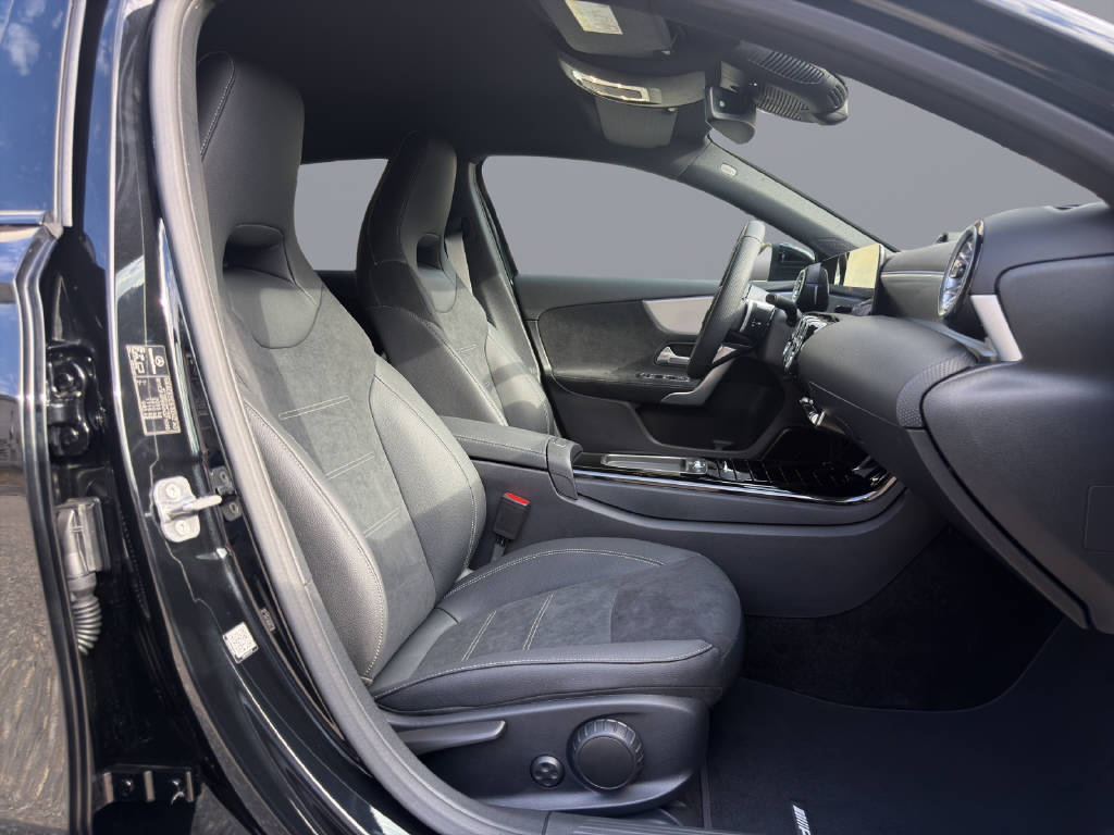MERCEDES-BENZ A 220 AMG Line 4matic-image-15