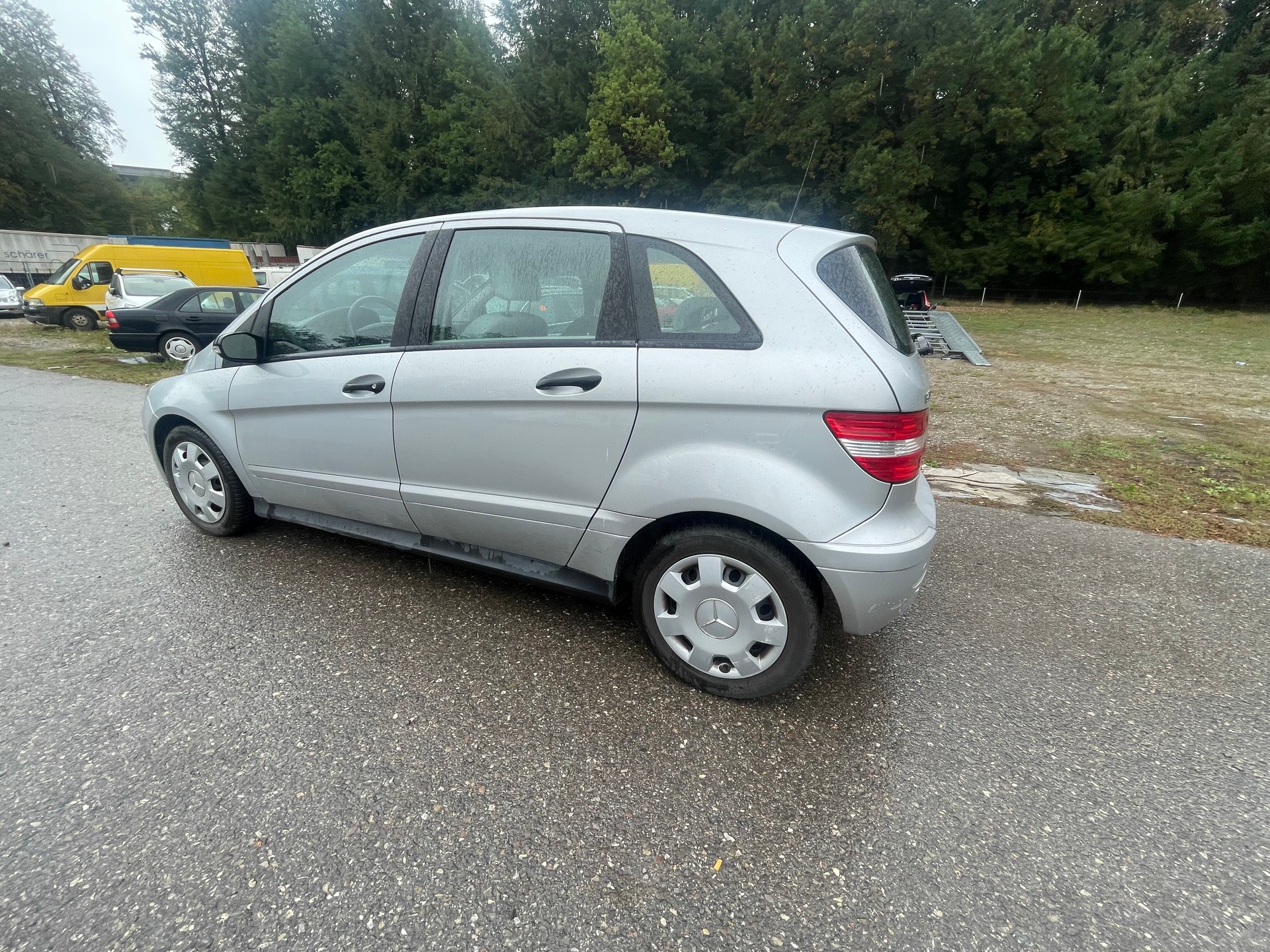 MERCEDES-BENZ B 200-image-2