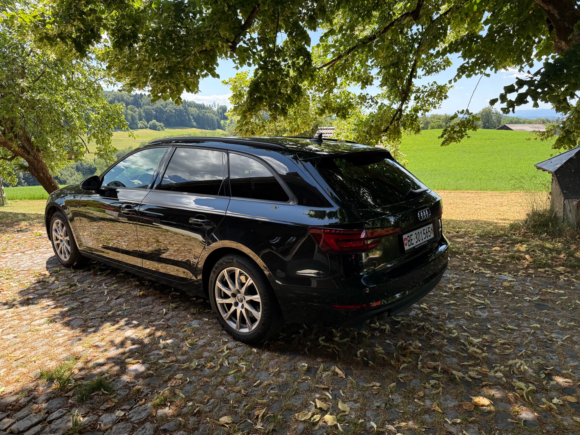 AUDI 2.0 TDI Avant quattro S-Tronic-image-2