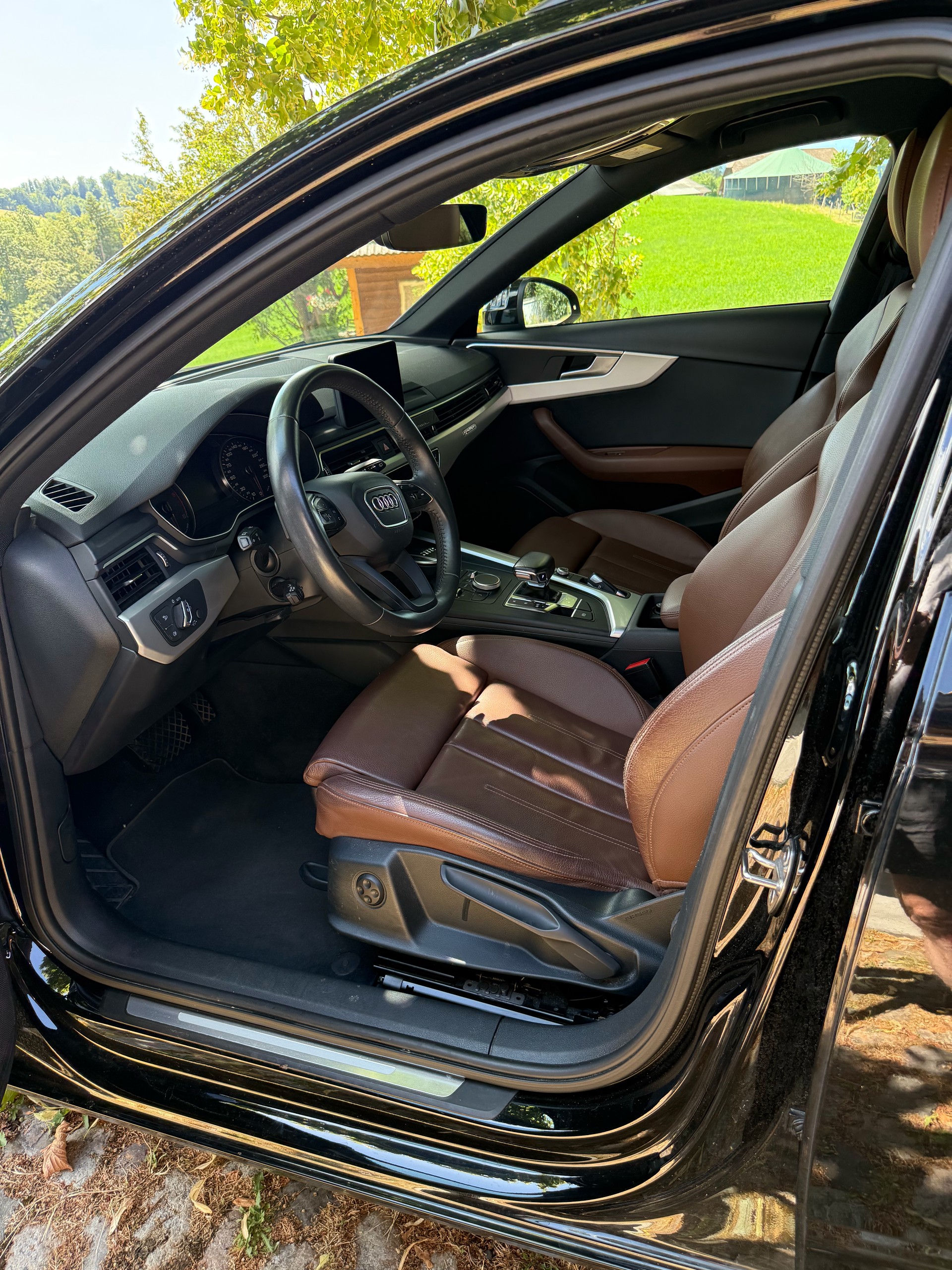 AUDI 2.0 TDI Avant quattro S-Tronic-image-4