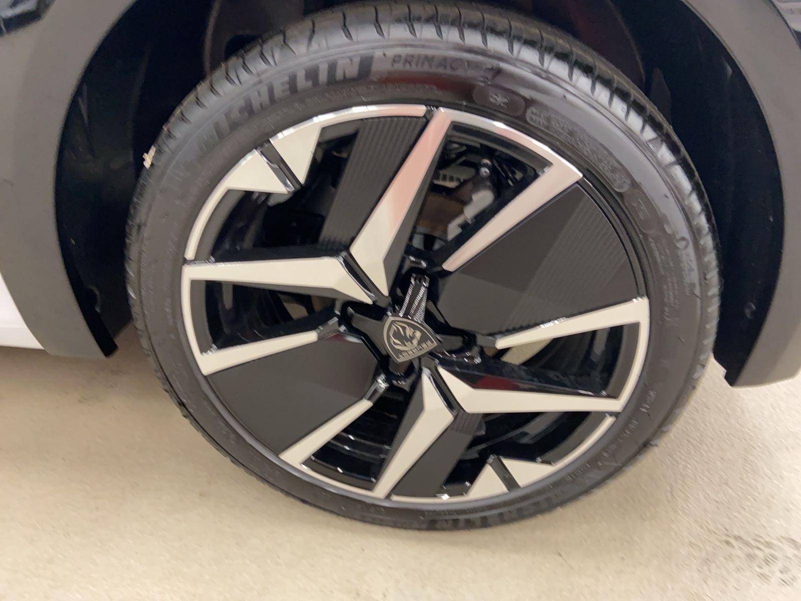 PEUGEOT 208 1.2 Hybrid 145 GT Exclusive-image-15