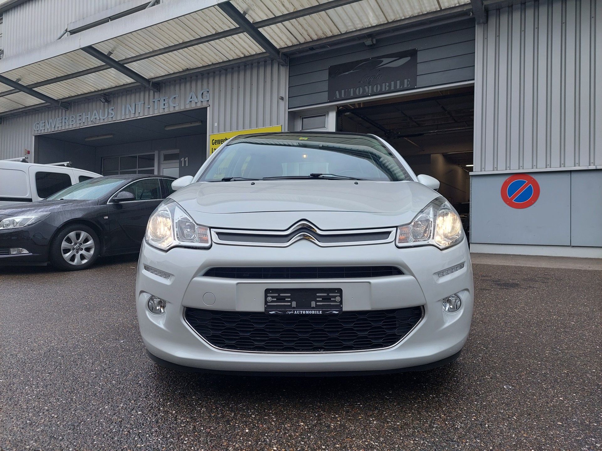 CITROEN C3 1.2i Attraction-image-8