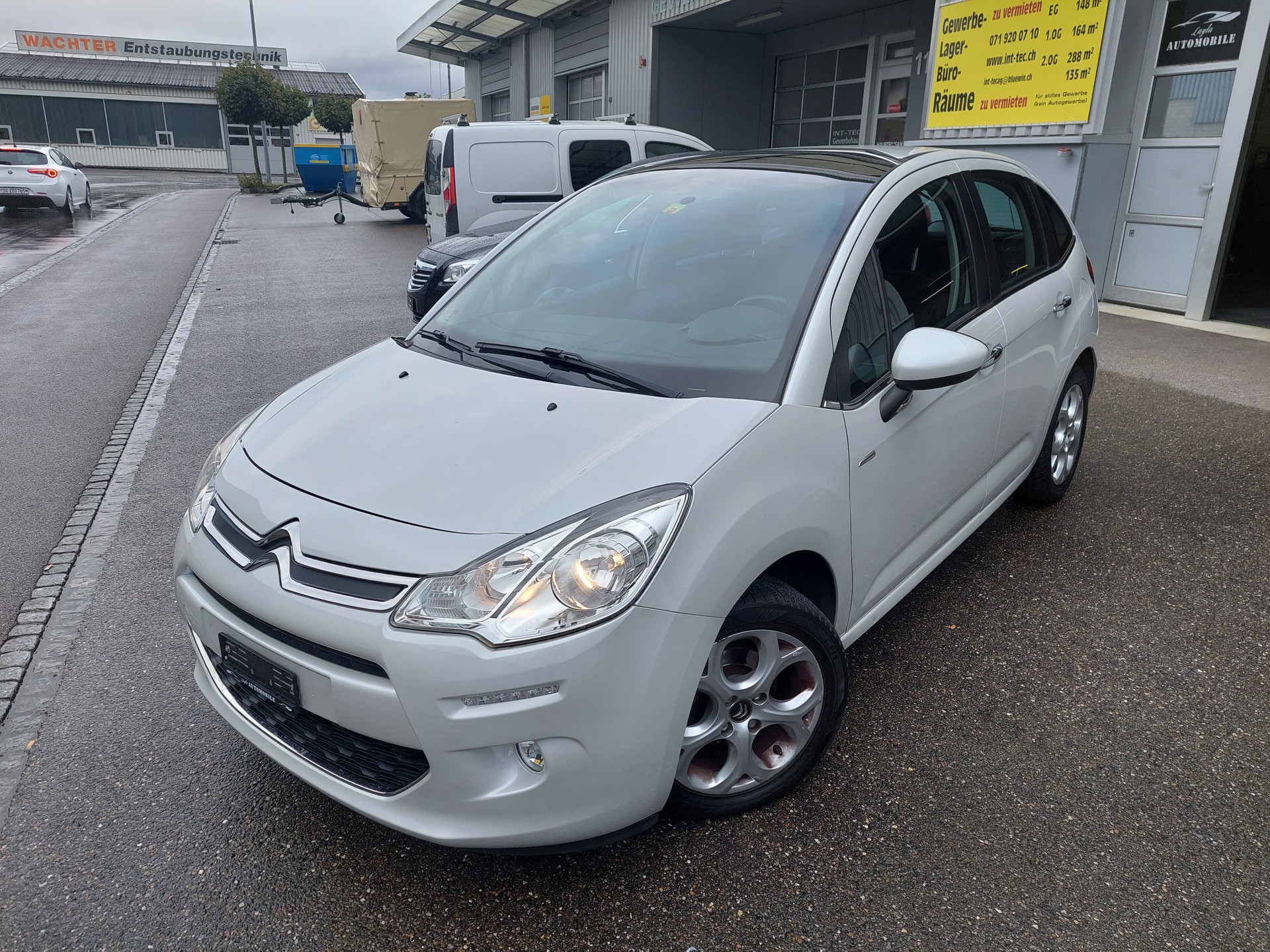 CITROEN C3 1.2i Attraction-image-1