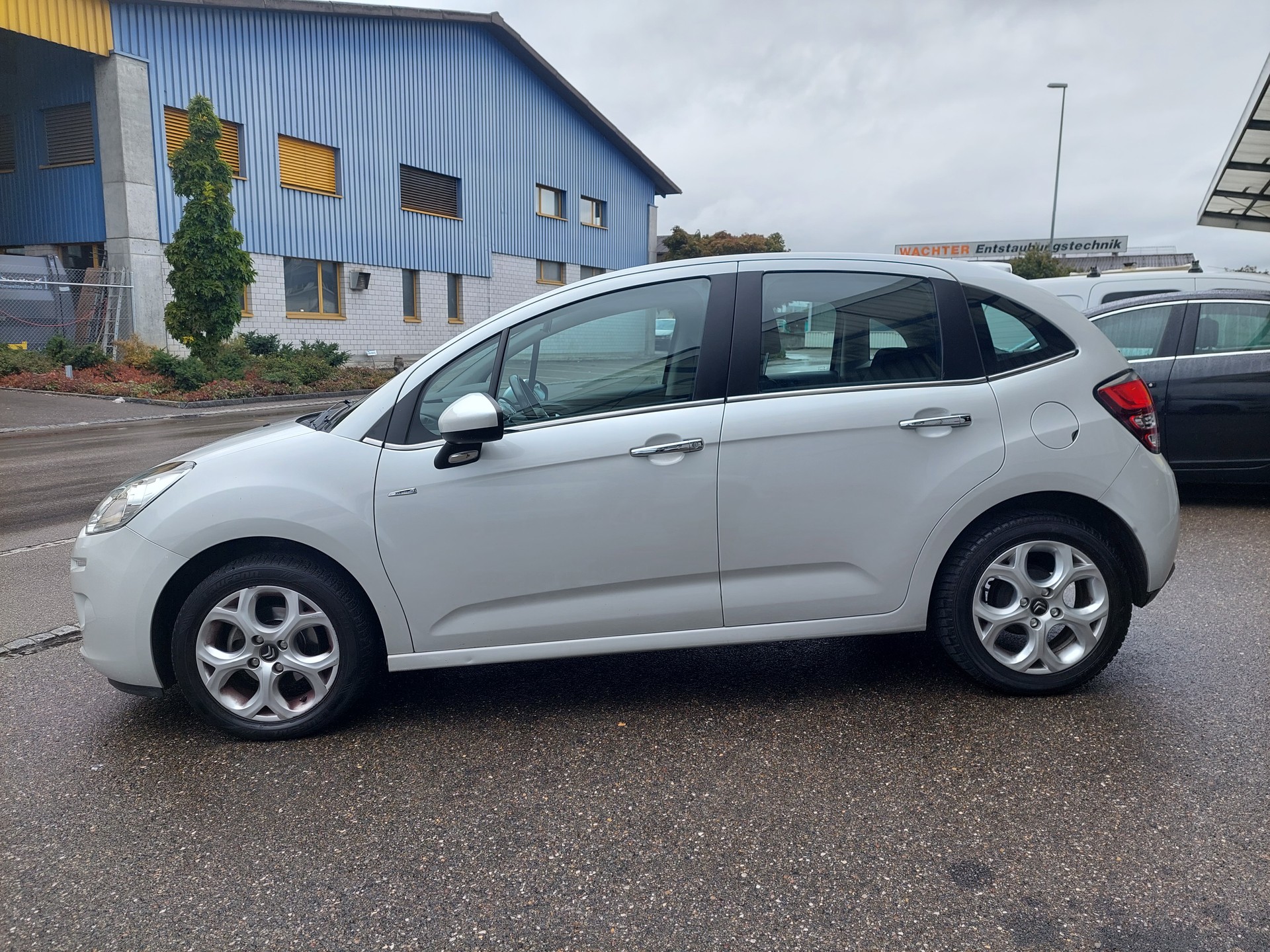 CITROEN C3 1.2i Attraction-image-2
