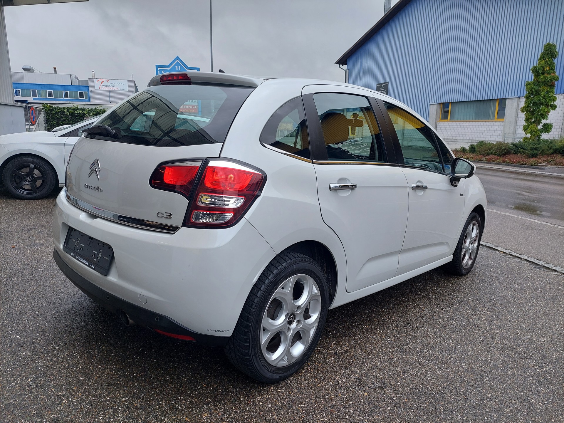 CITROEN C3 1.2i Attraction-image-4