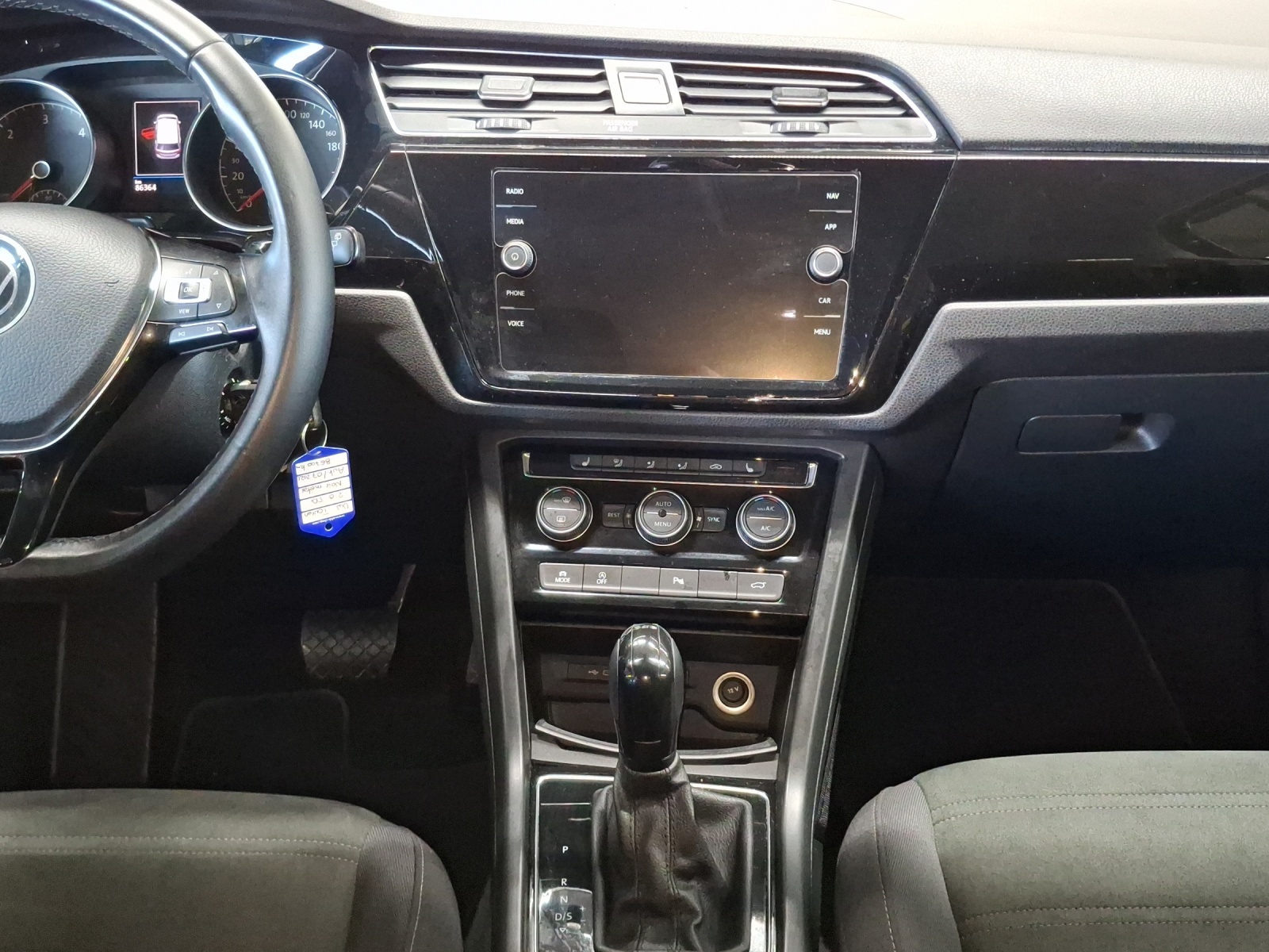 VW Touran 2.0 TDI BlueMotion Technology Highline DSG-image-10