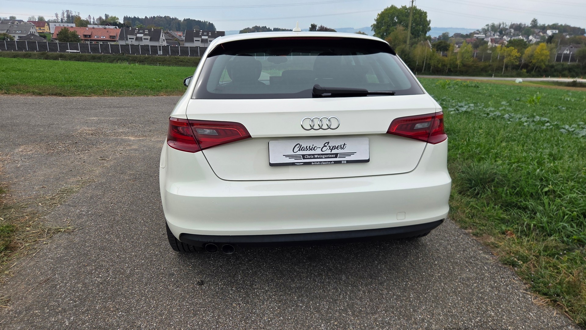 AUDI A3 Sportback 2.0 TDI Attraction quattro S-tronic-image-4