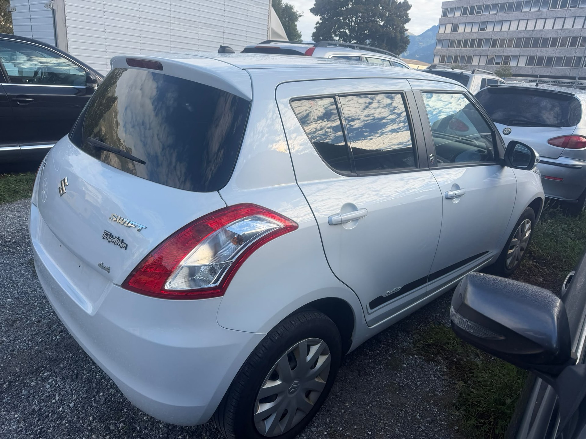 SUZUKI Swift 1.2i 16V Compact Top 4x4-image-4