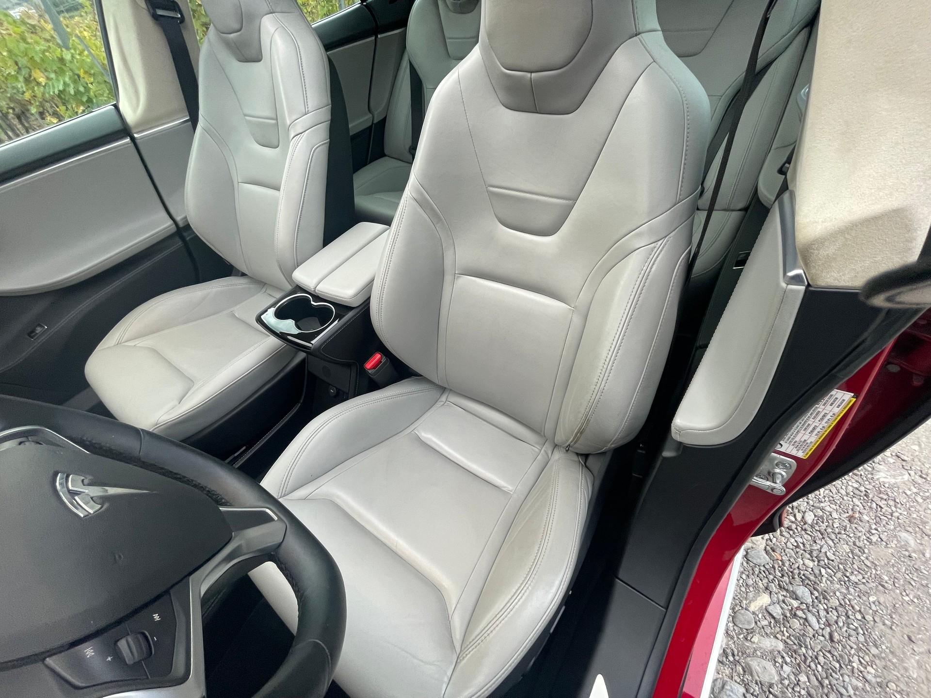 TESLA Model S 85 D Performance-image-7