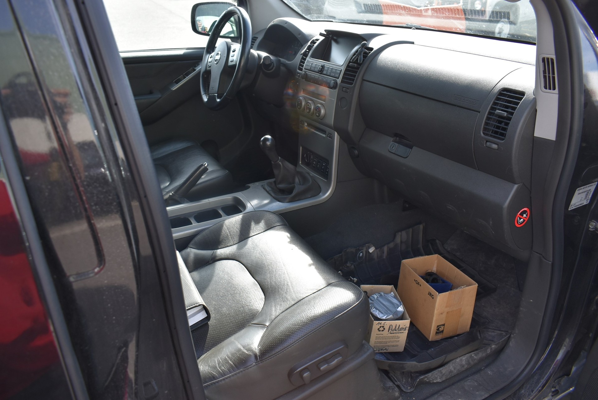 NISSAN Navara Double Cab SE 2.5 dCi 4WD-image-1