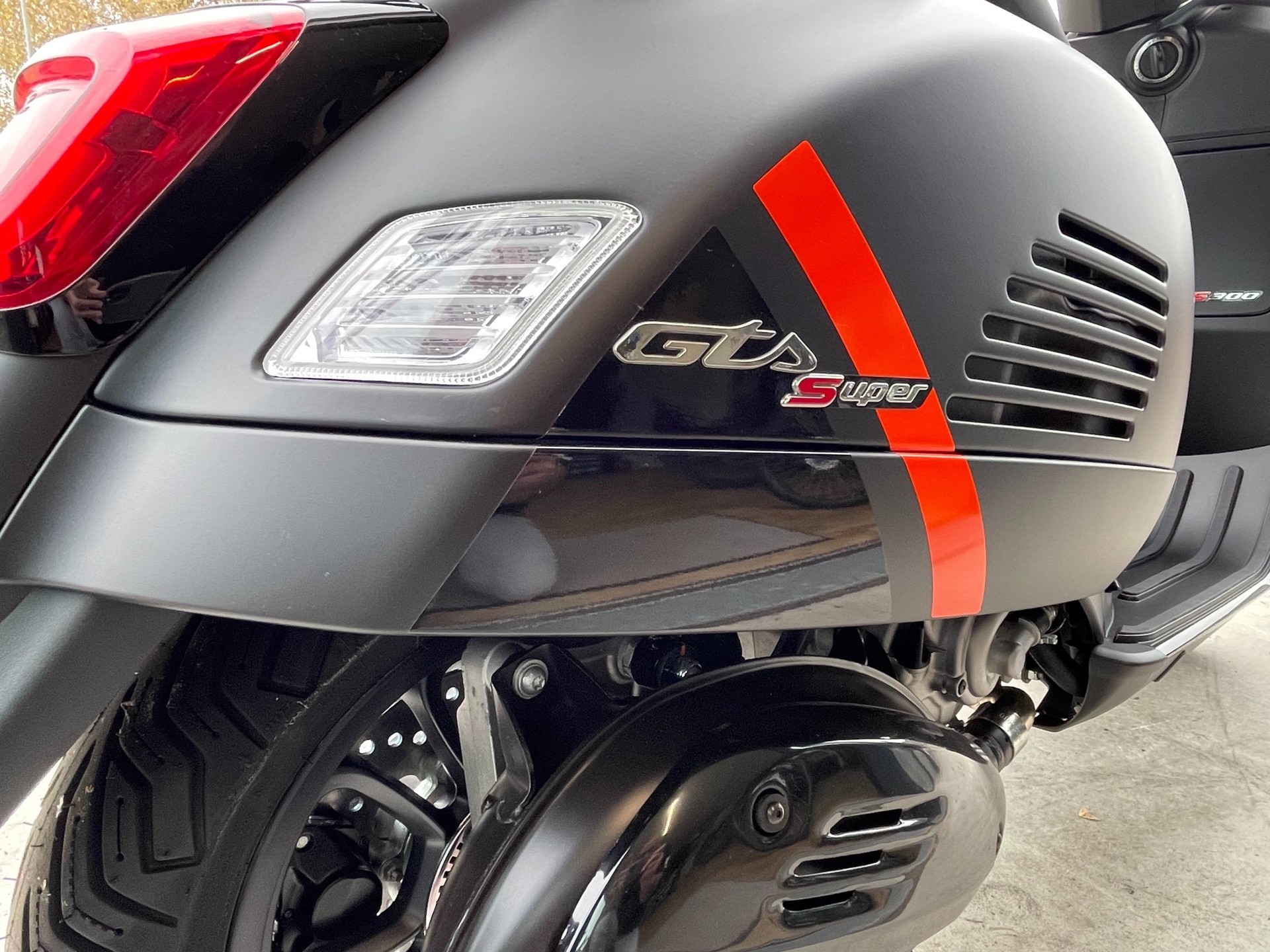PIAGGIO Vespa GTS 310 Super Sport ABS-image-3
