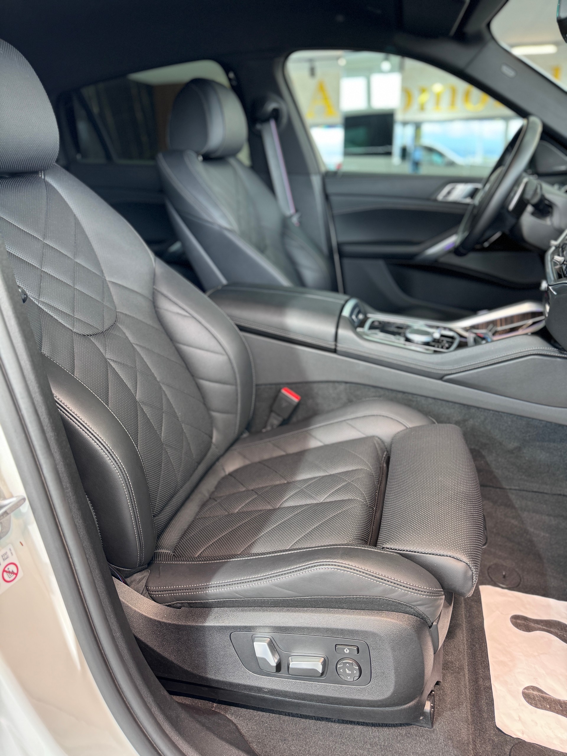 BMW X6 xDrive 48V 30d M Sport Pro Steptronic-image-17