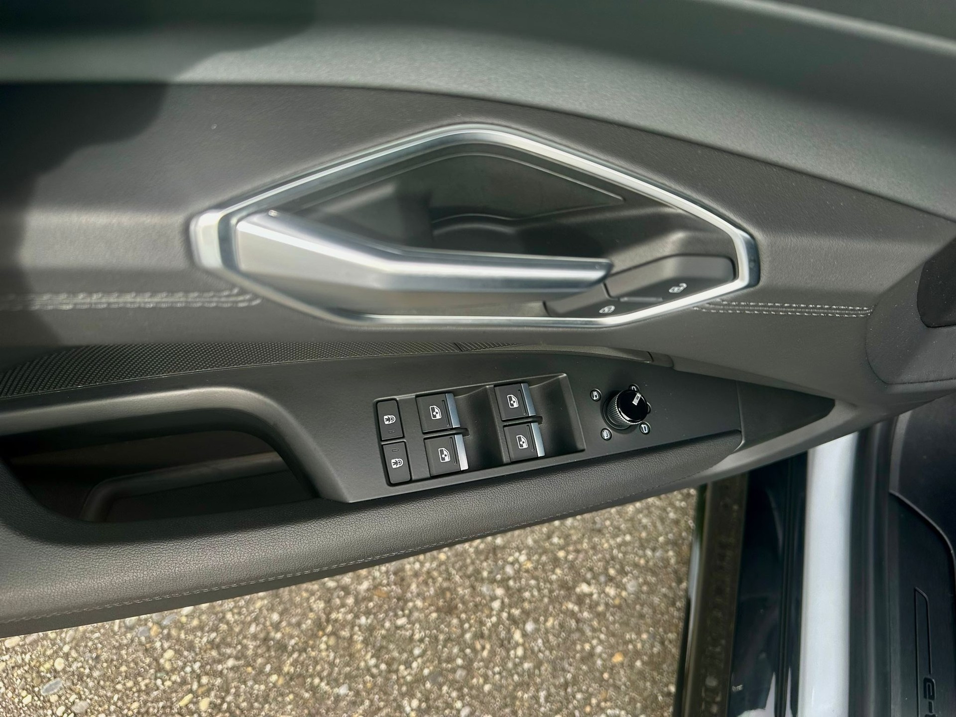 AUDI e-tron GT quattro-image-13