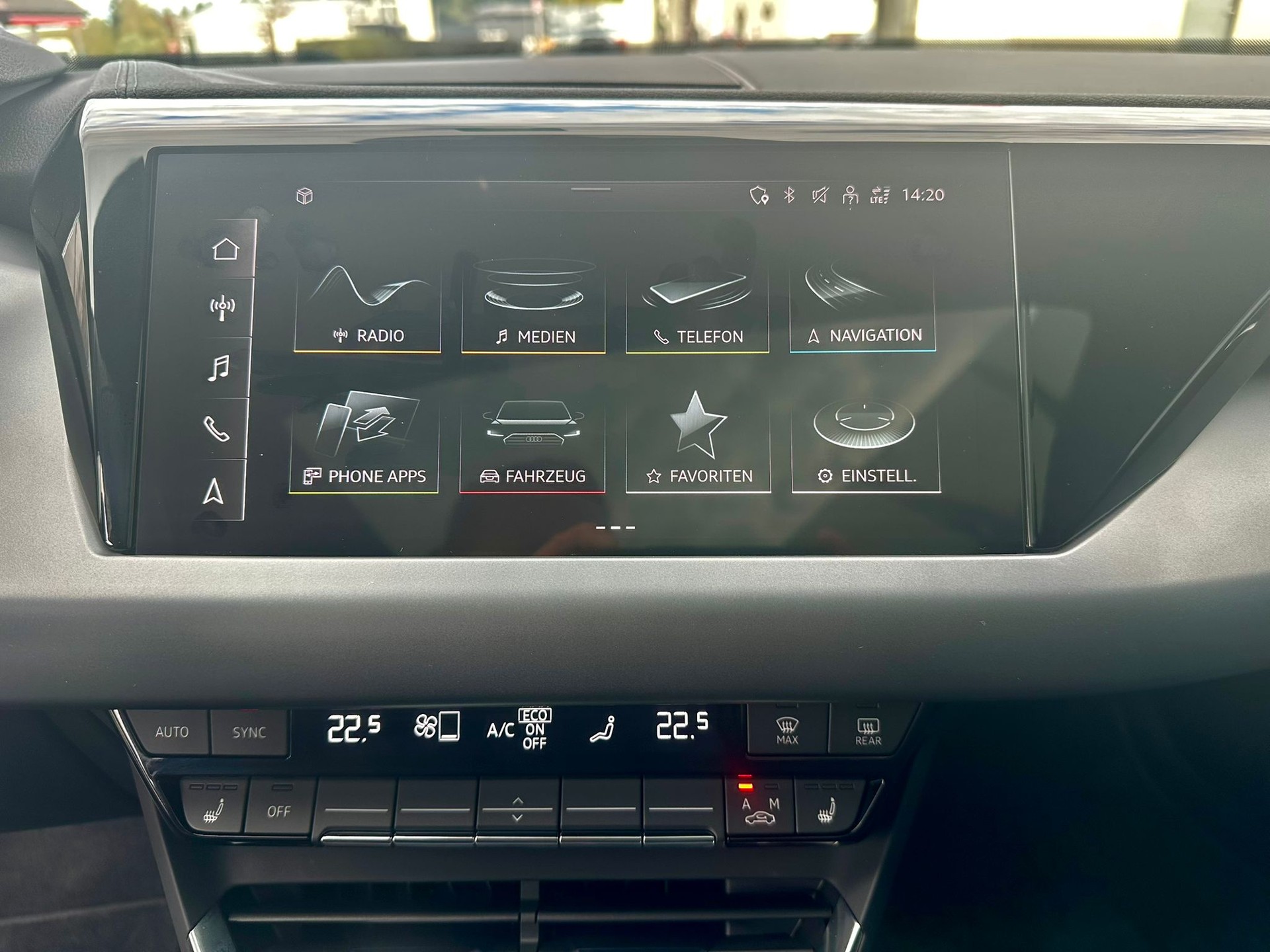 AUDI e-tron GT quattro-image-18