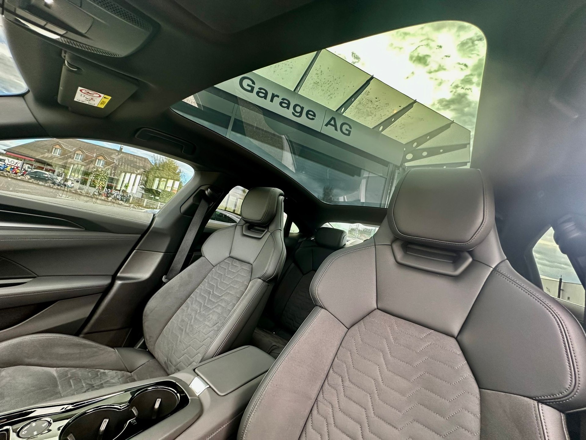 AUDI e-tron GT quattro-image-25