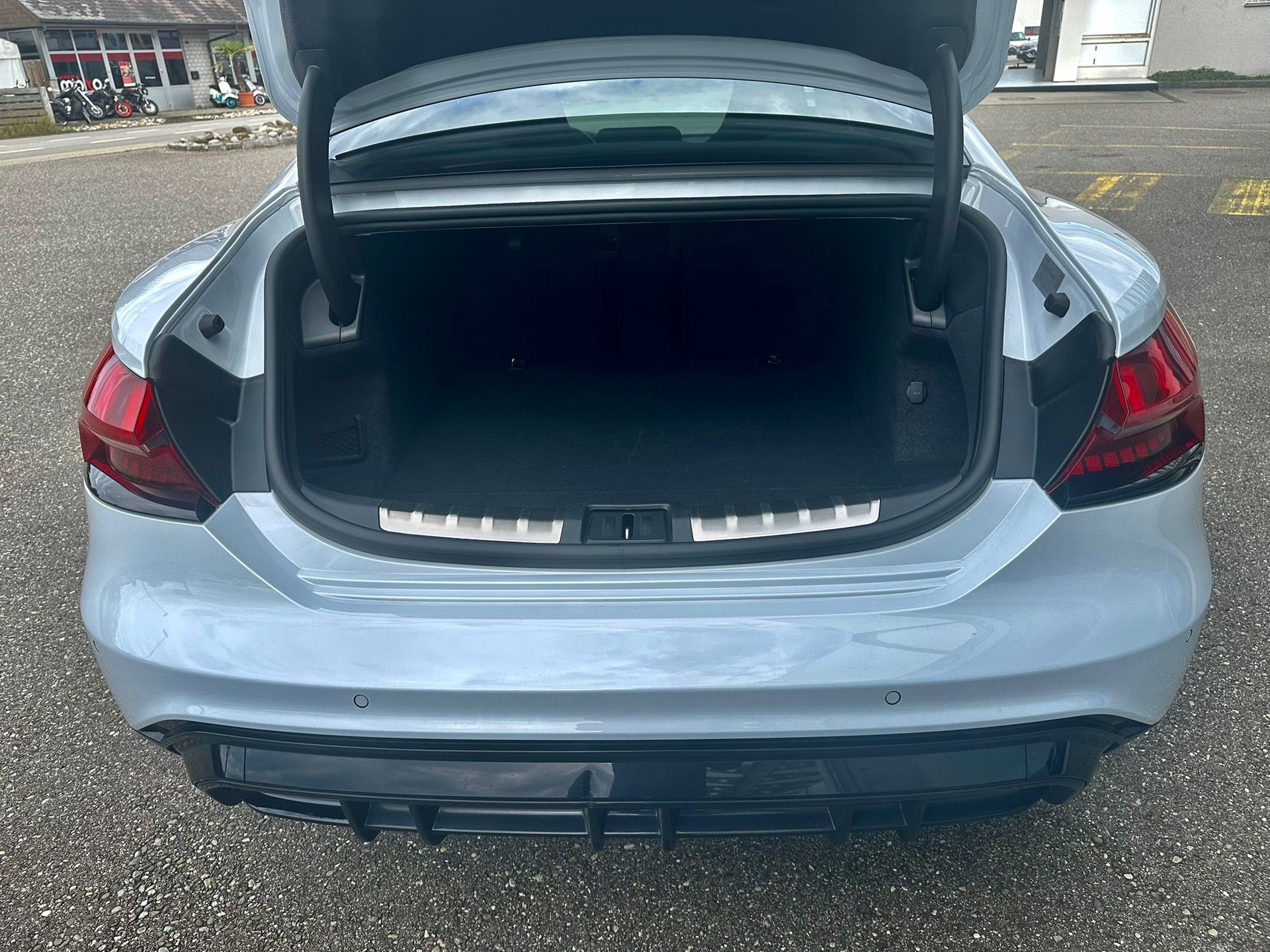 AUDI e-tron GT quattro-image-29
