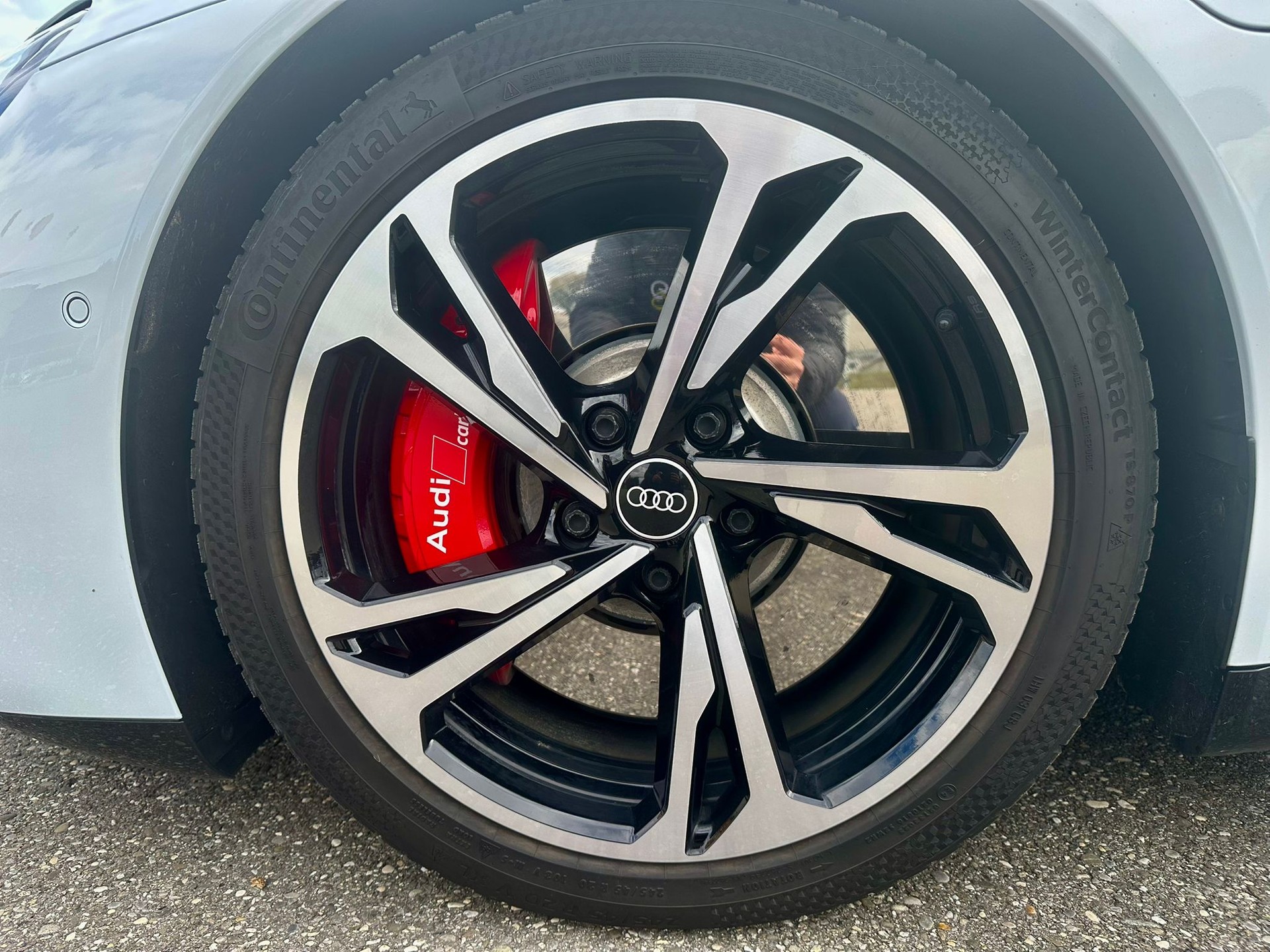 AUDI e-tron GT quattro-image-10