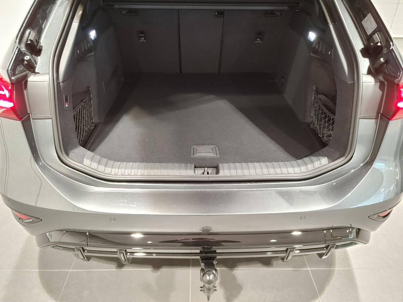 AUDI S6 Avant e-tron quattro-image-13