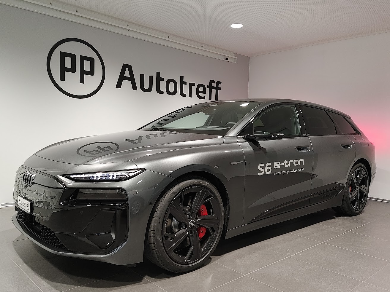 AUDI S6 Avant e-tron quattro-image-1