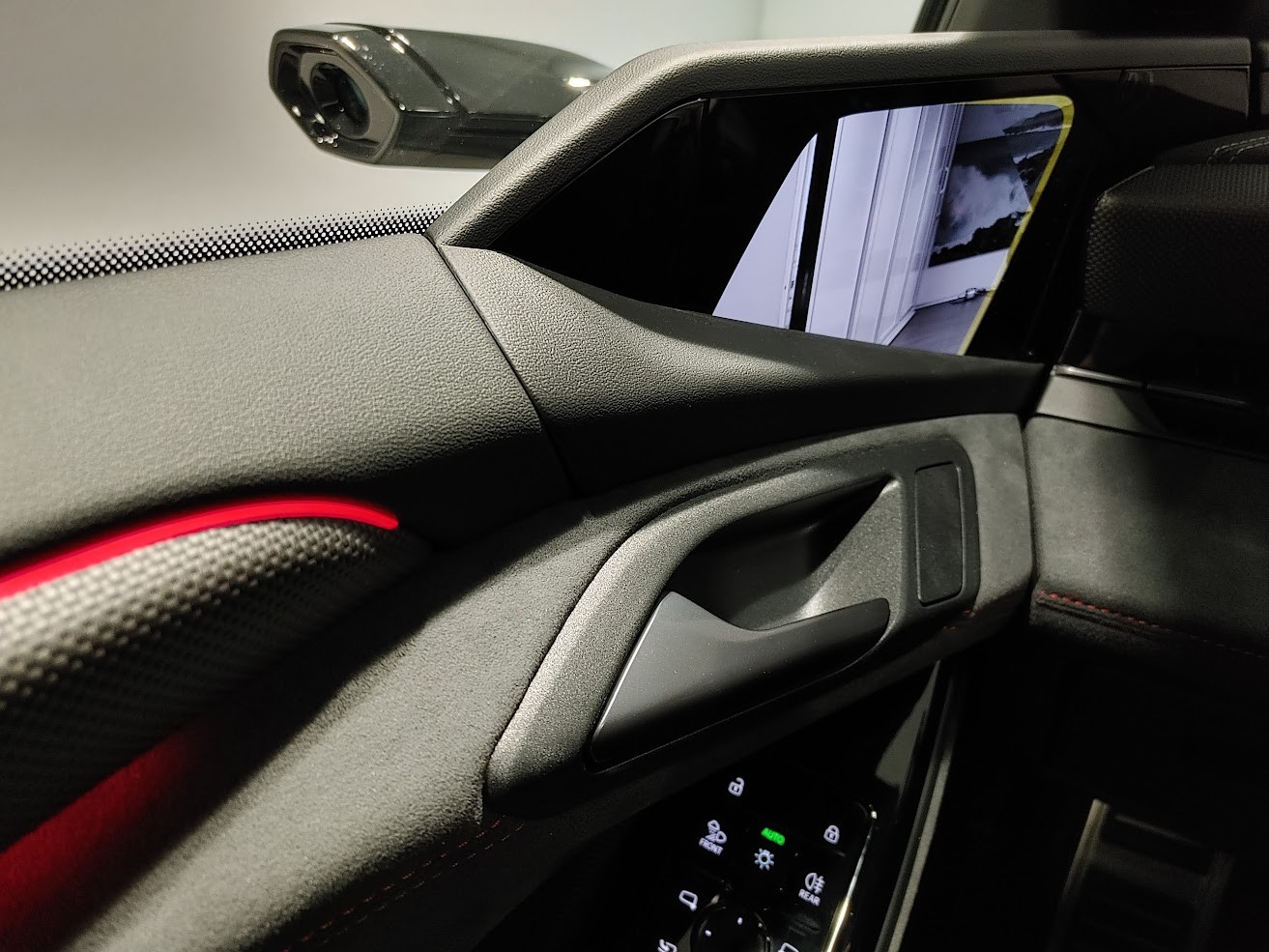 AUDI S6 Avant e-tron quattro-image-9