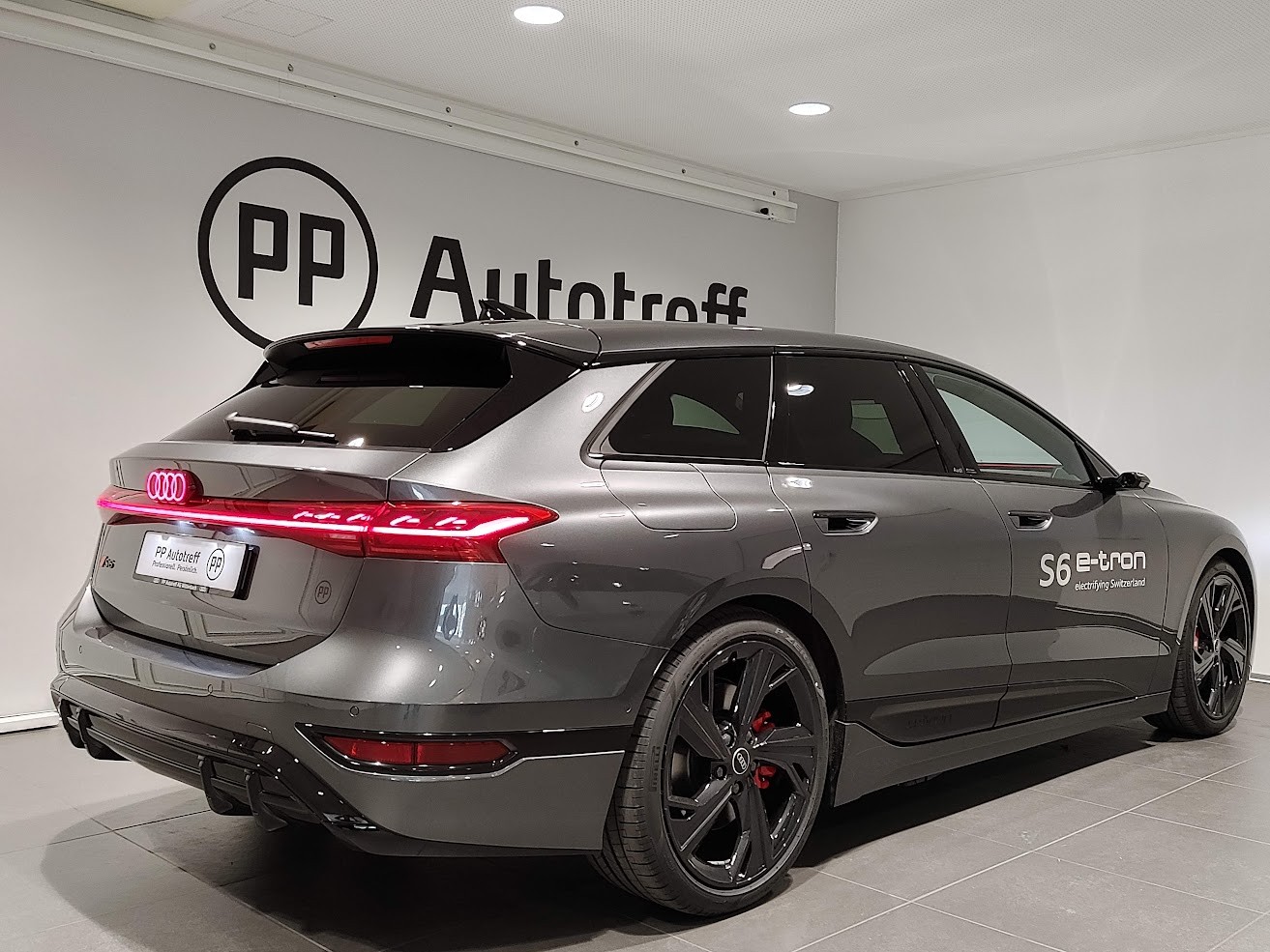 AUDI S6 Avant e-tron quattro-image-14