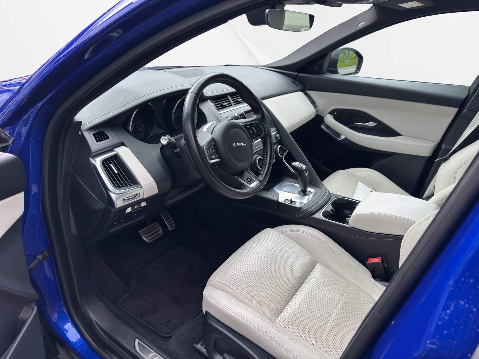 JAGUAR E-Pace 2.0 P250 R-Dynamic S AWD Automatik-image-8