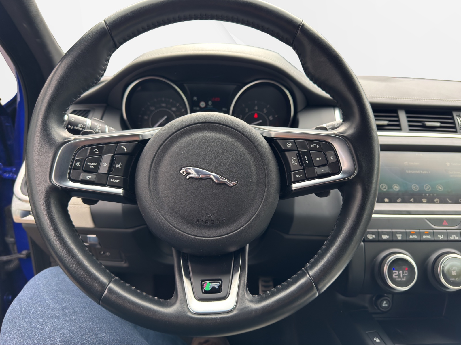 JAGUAR E-Pace 2.0 P250 R-Dynamic S AWD Automatik-image-9