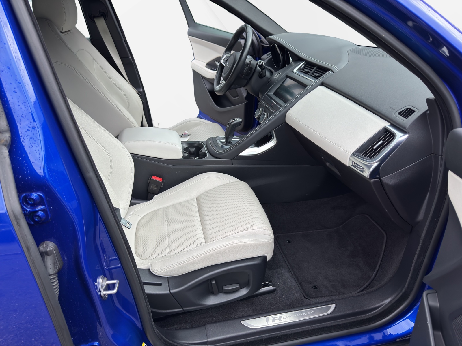 JAGUAR E-Pace 2.0 P250 R-Dynamic S AWD Automatik-image-13