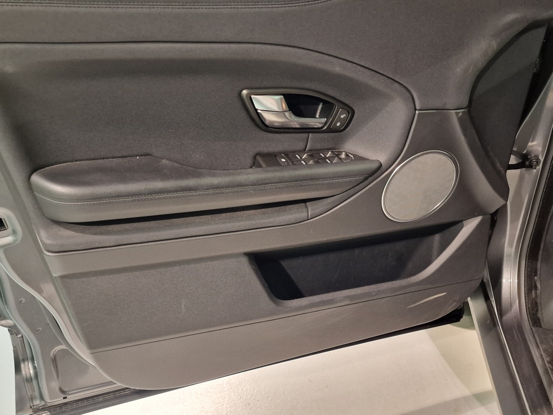 LAND ROVER Range Rover Evoque D 150 S AT9-image-5