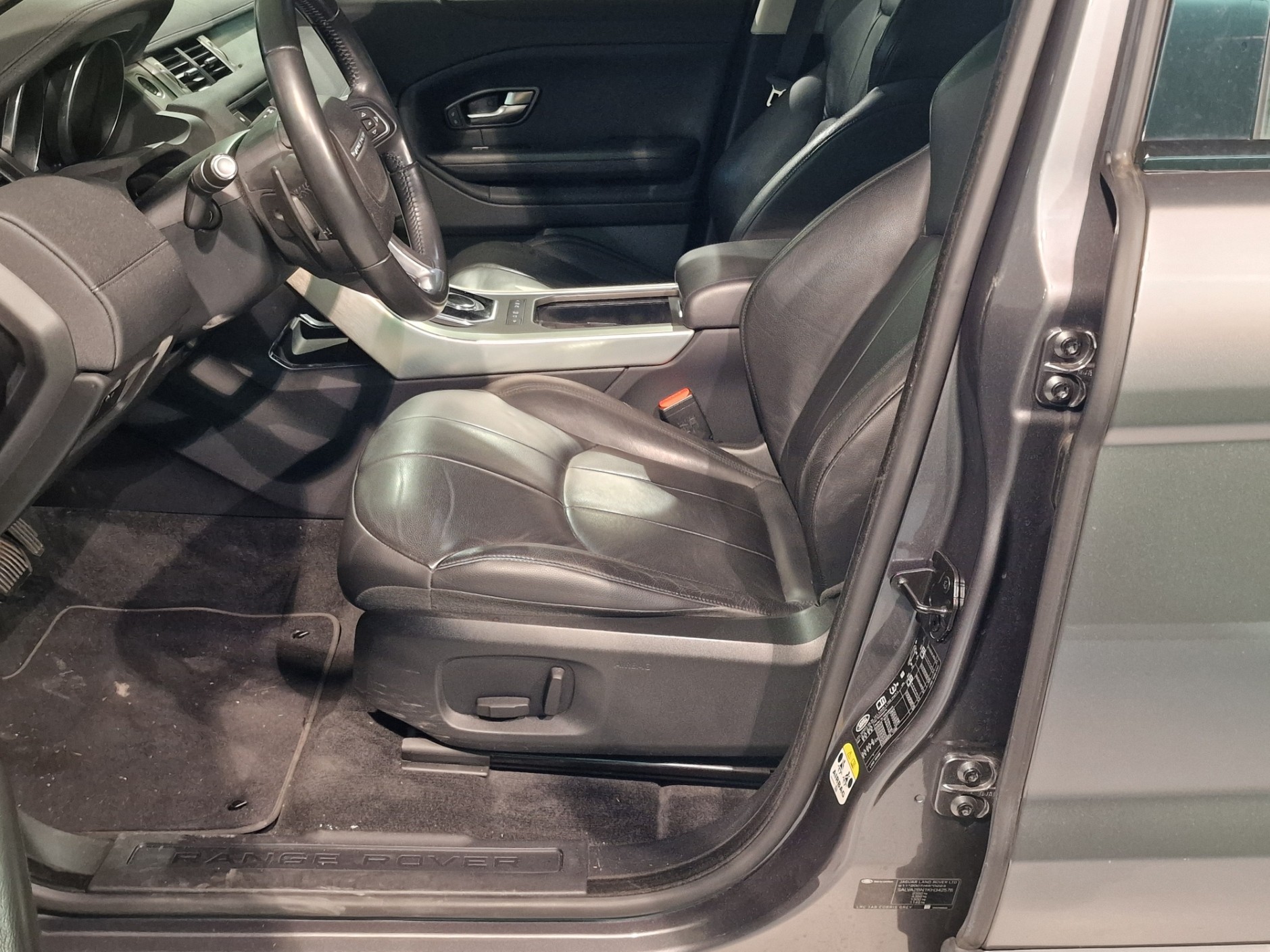 LAND ROVER Range Rover Evoque D 150 S AT9-image-7