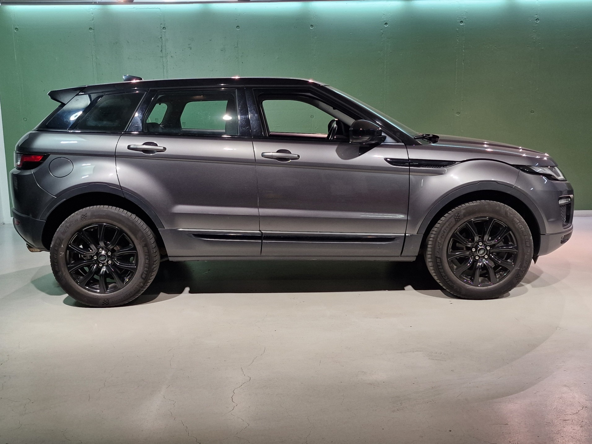 LAND ROVER Range Rover Evoque D 150 S AT9-image-3