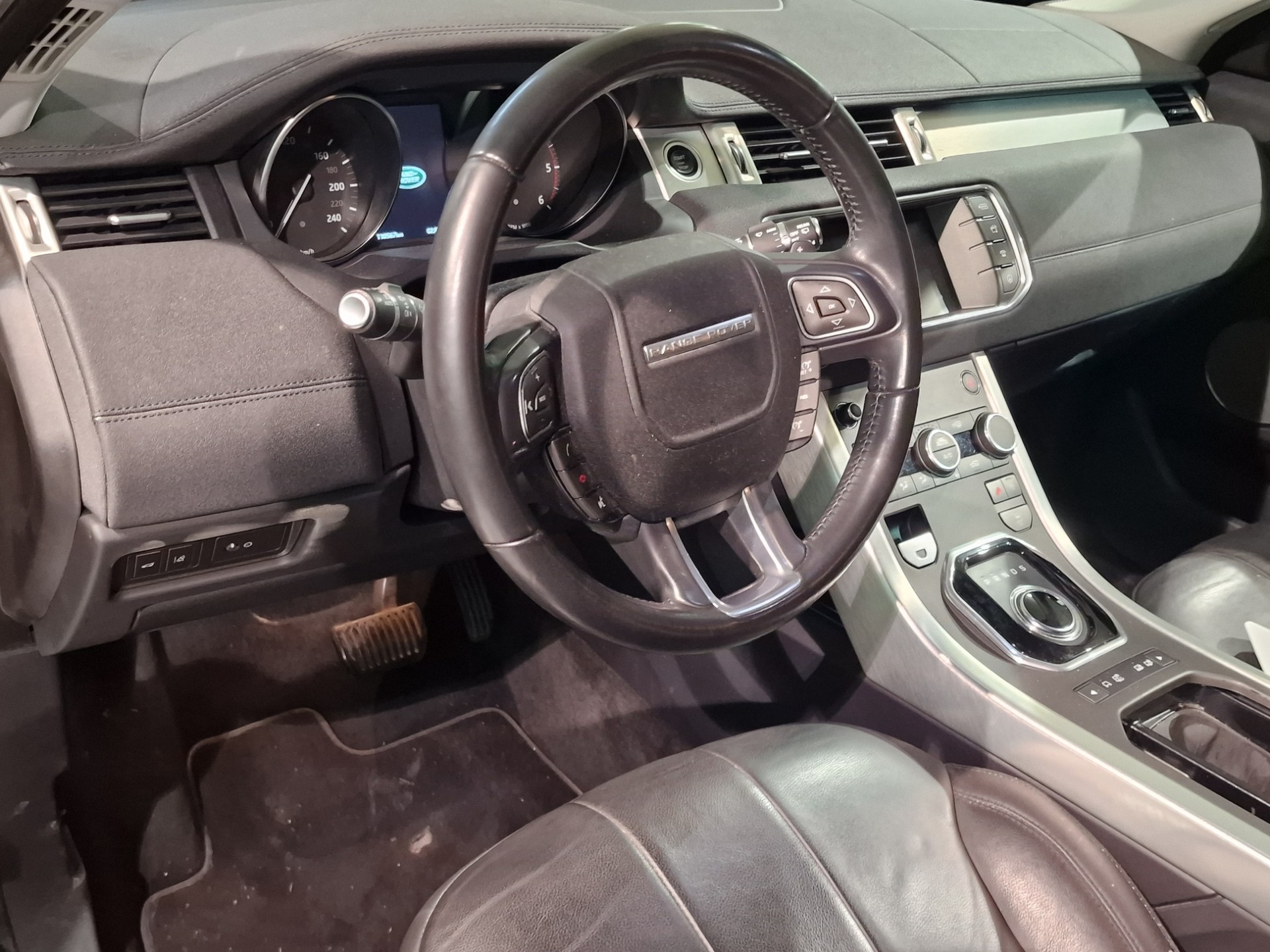 LAND ROVER Range Rover Evoque D 150 S AT9-image-6
