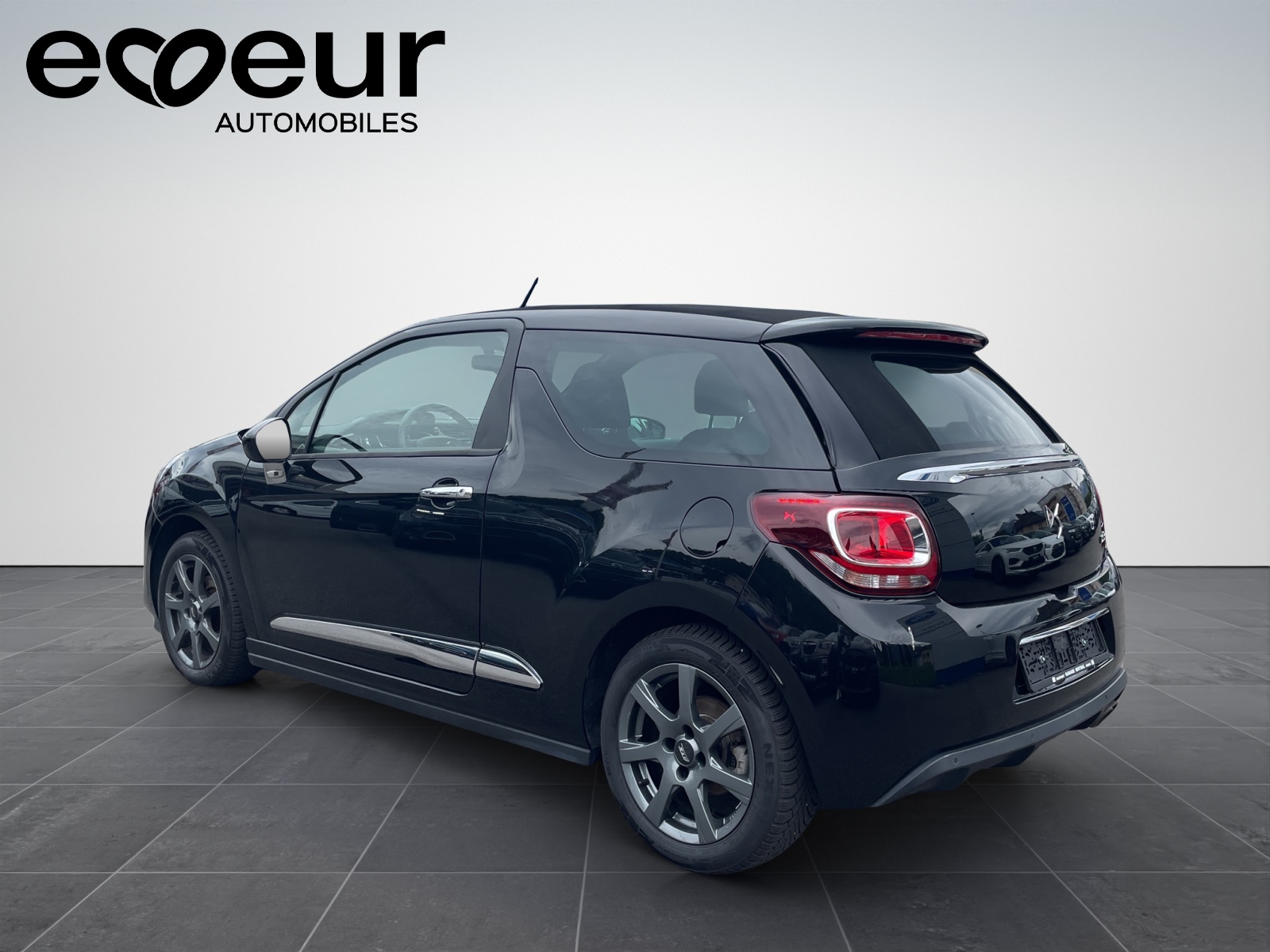 DS AUTOMOBILES DS3 Cabrio 1.2 PureTech So Chic-image-3