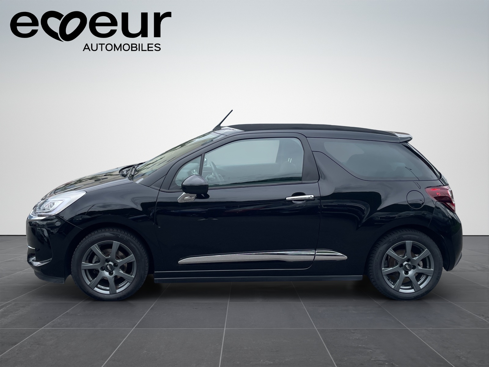 DS AUTOMOBILES DS3 Cabrio 1.2 PureTech So Chic-image-2