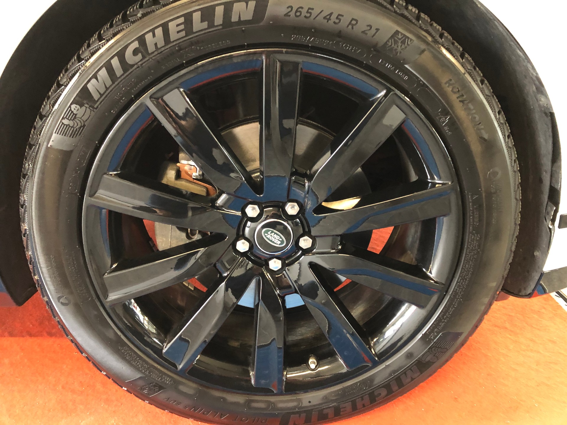 LAND ROVER Range Rover Velar R-Dynamic D 300 S Automatic-image-2